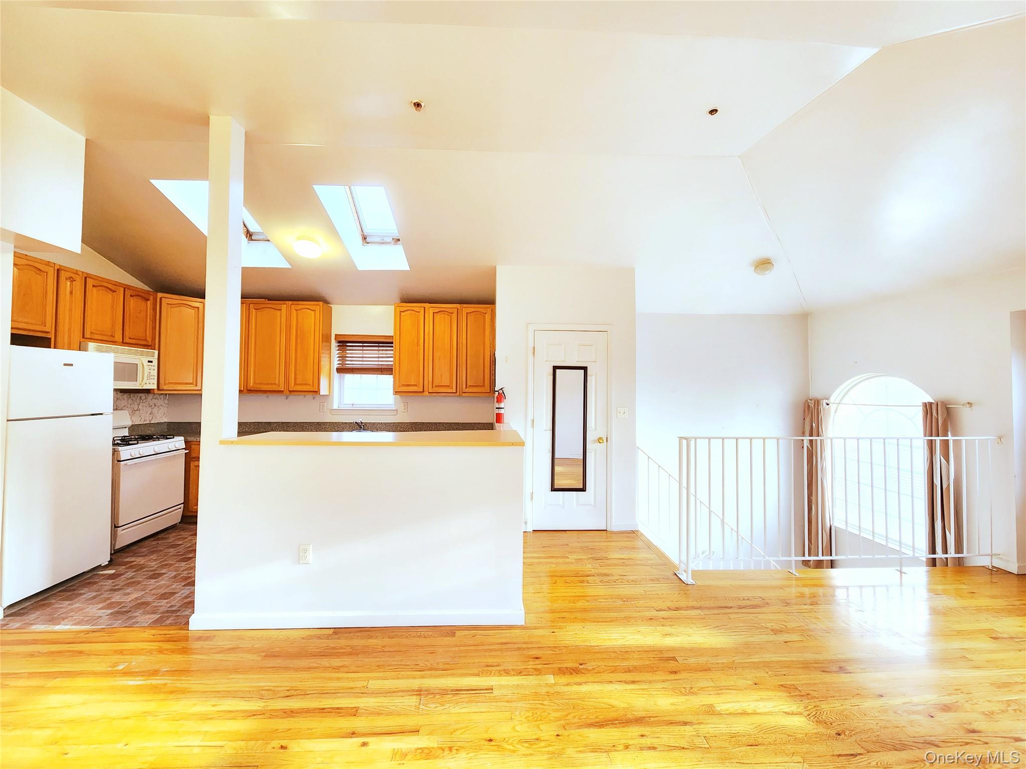 #10 photo, 1516 Jarvis Avenue, Bronx , NY 10461