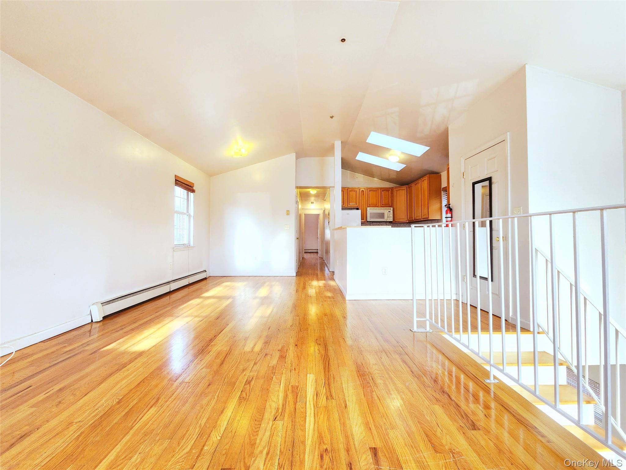 #3 photo, 1516 Jarvis Avenue, Bronx , NY 10461