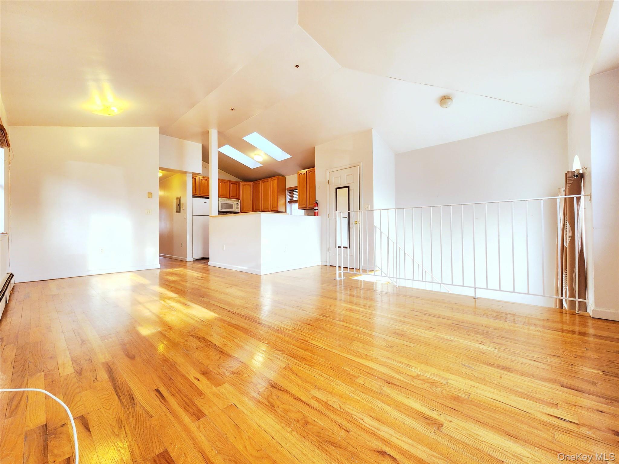 #4 photo, 1516 Jarvis Avenue, Bronx , NY 10461