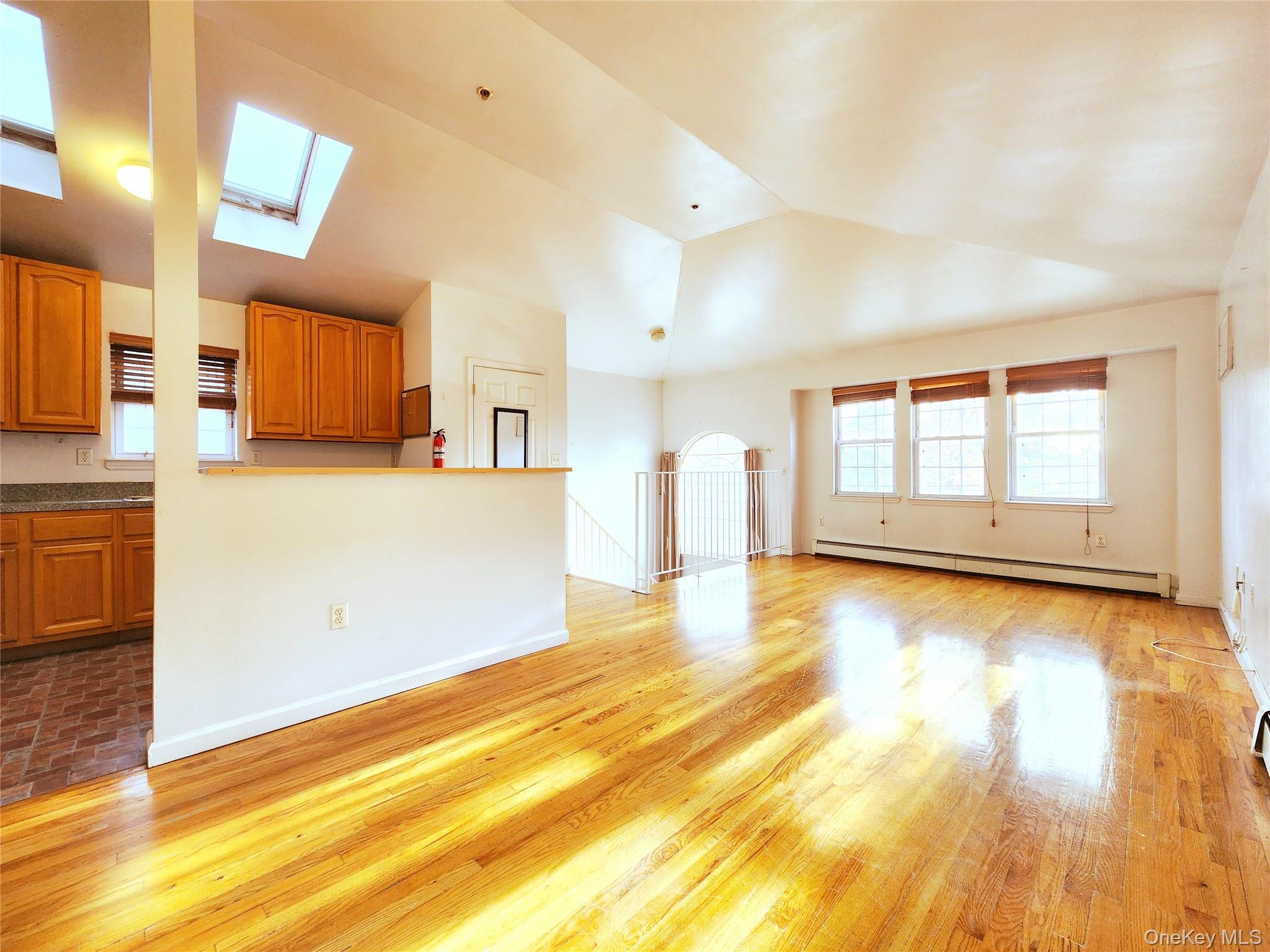 #5 photo, 1516 Jarvis Avenue, Bronx , NY 10461