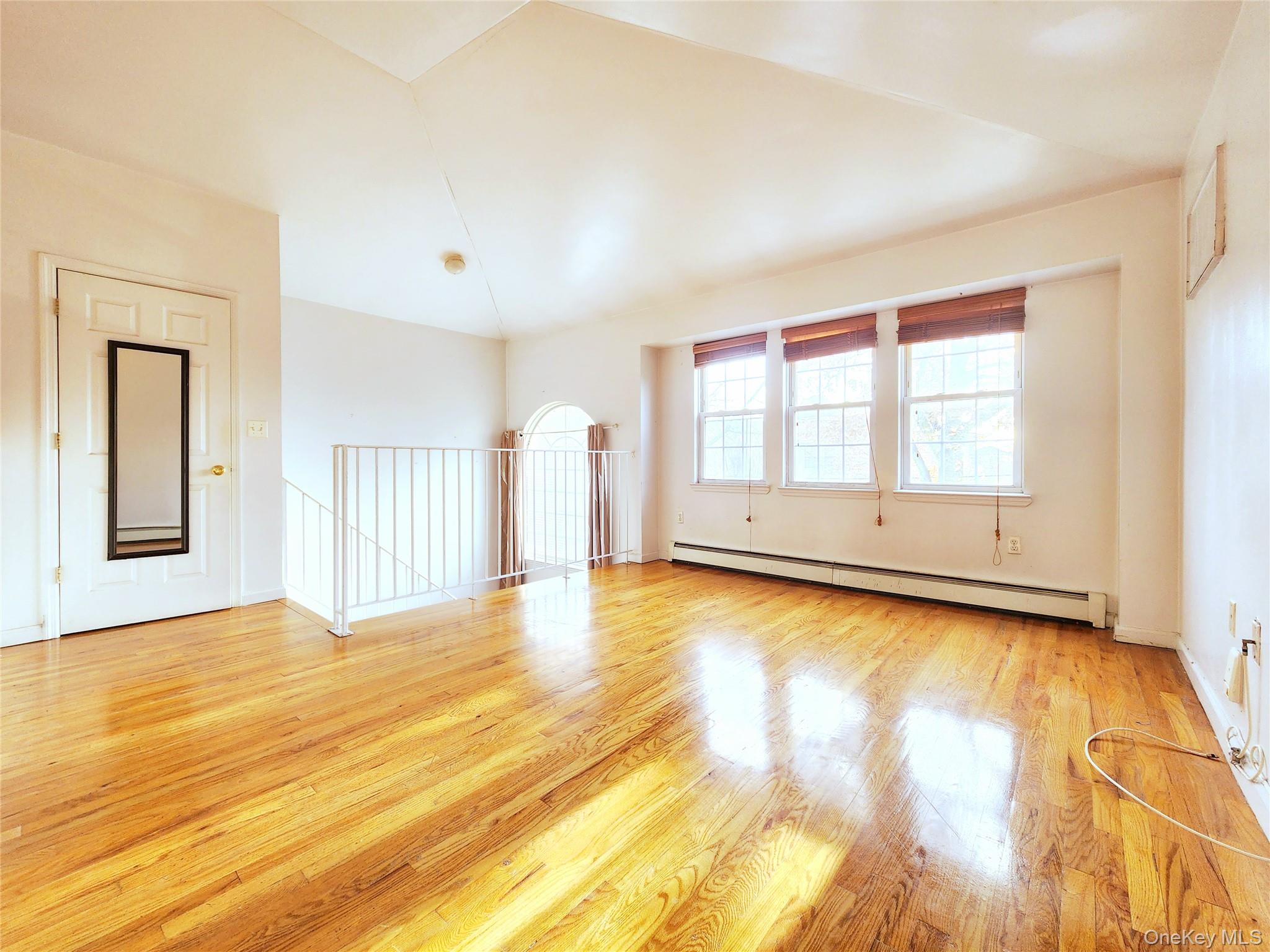 #6 photo, 1516 Jarvis Avenue, Bronx , NY 10461