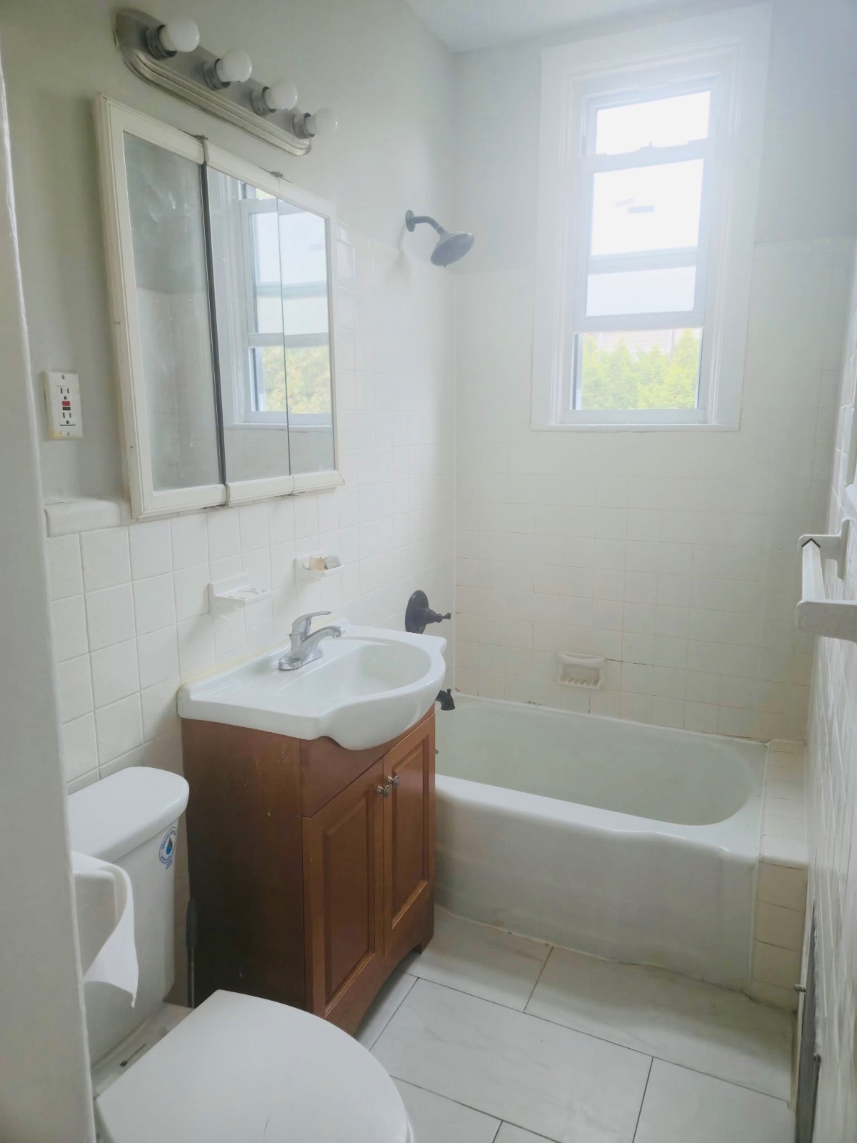 #6 photo, 5913 68th Avenue, #2R, クイーンズ区 Ridgewood , NY 11385