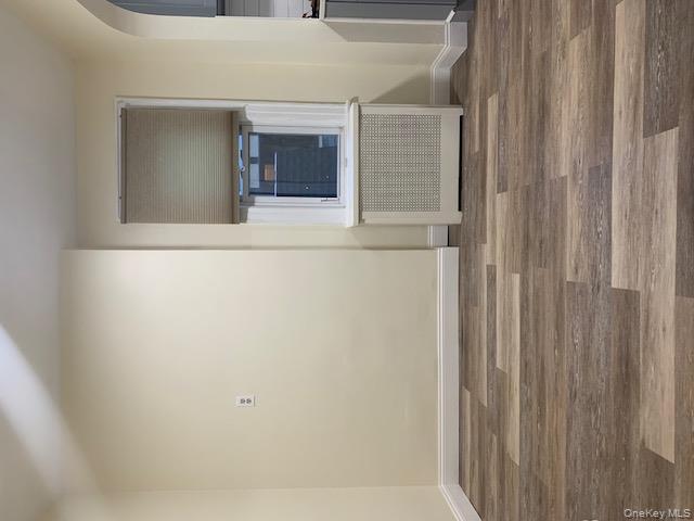 #13 photo, 204-06 42nd Avenue, Bayside , NY 11361