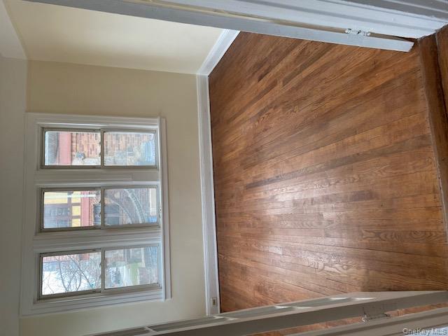 #6 photo, 204-06 42nd Avenue, Bayside , NY 11361