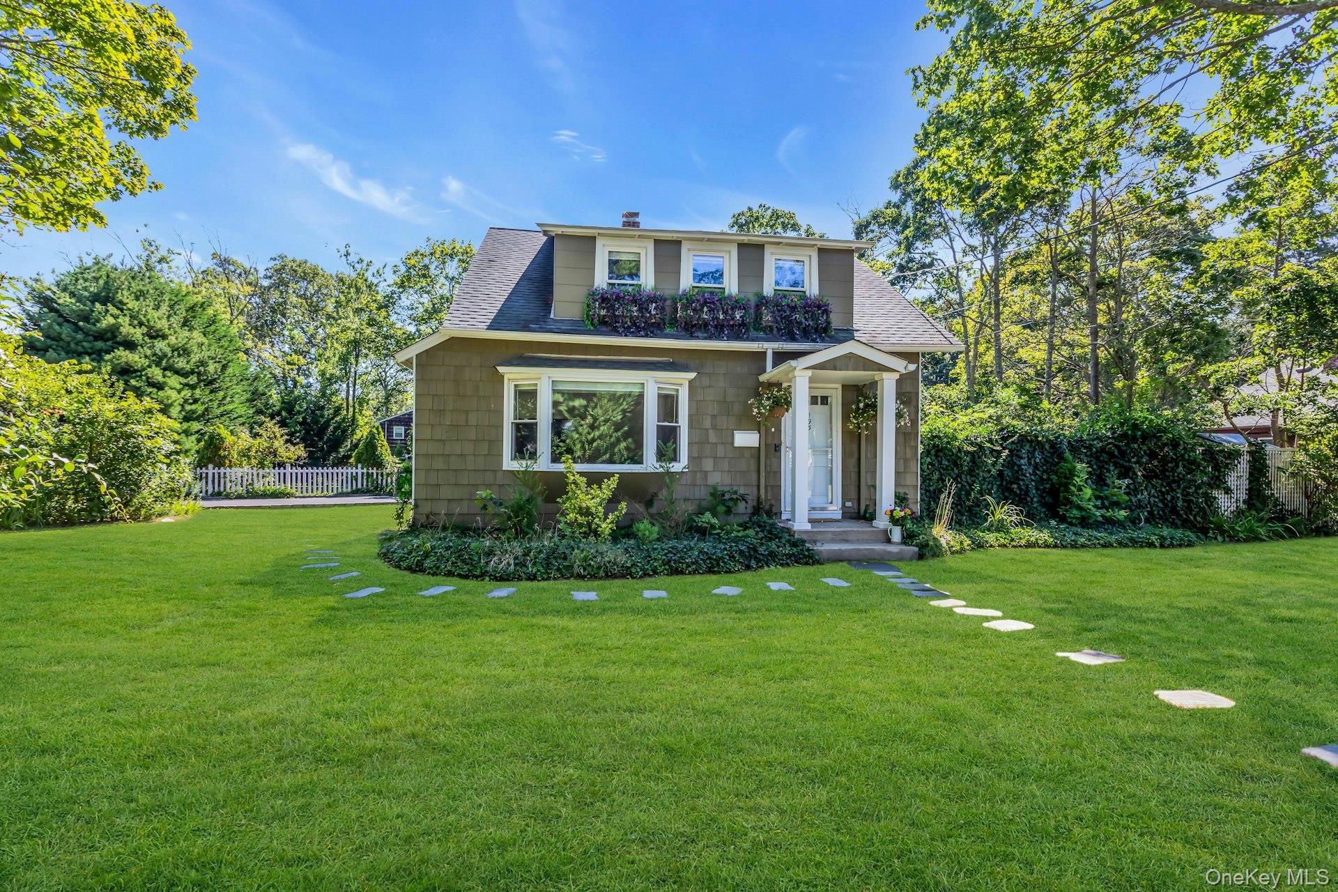 #1 photo, 193 Oakwood Avenue, 東長島 Bayport , NY 11705