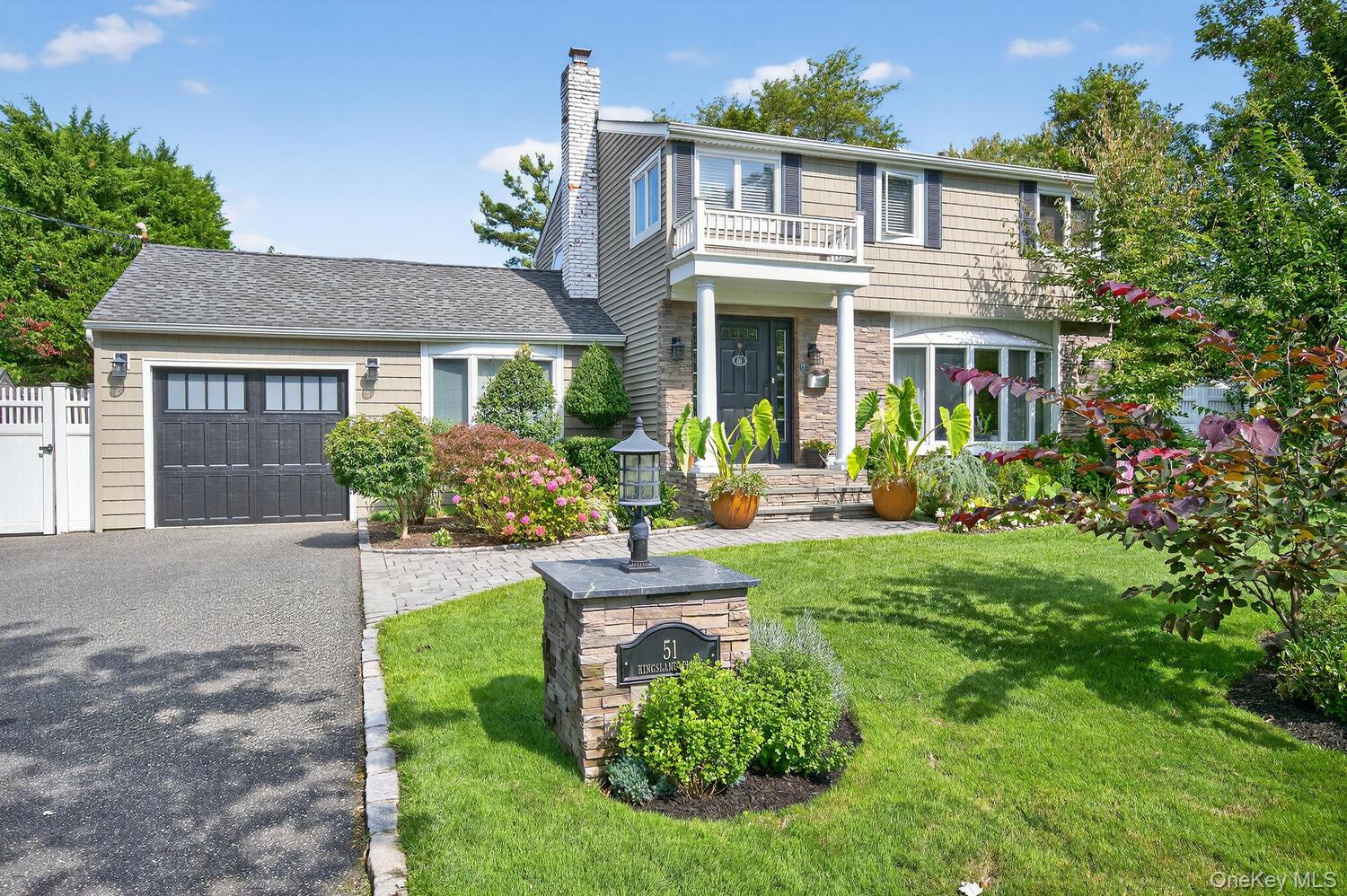 #1 photo, 51 Kingsland Place, सफ़ोक काउंटी Babylon , NY 11702