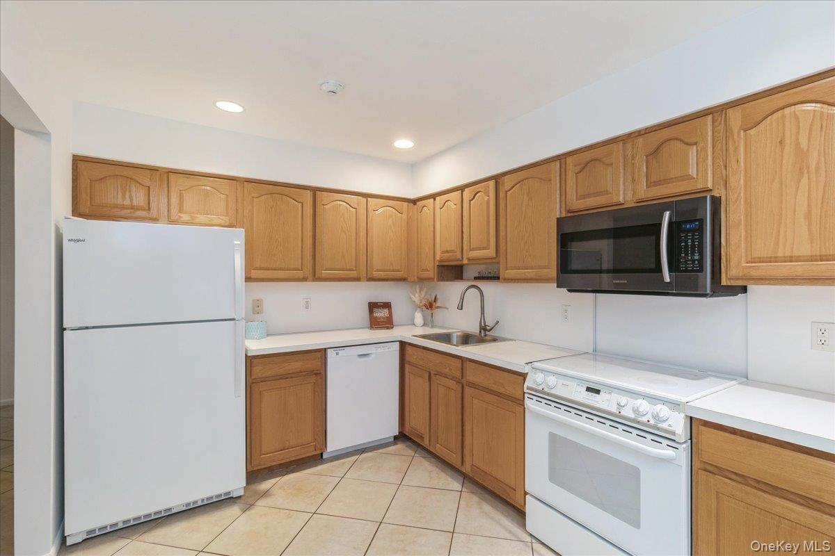 #8 photo, 163 Theodore Drive, Coram , NY 11727