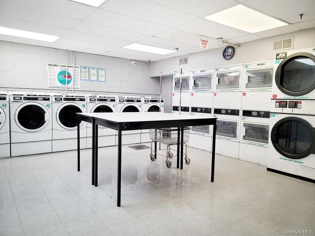 #11 photo, 99-60 63rd road, クイーンズ区 Rego Park , NY 11374