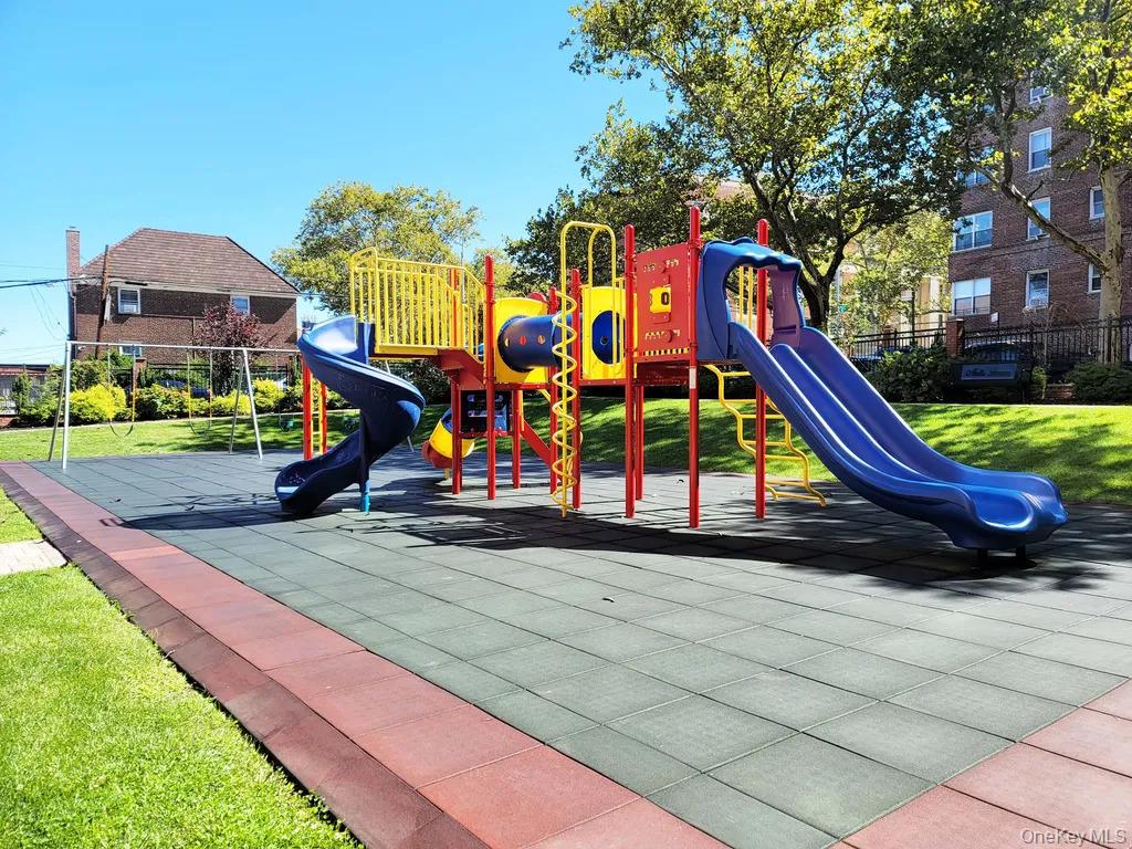 #12 photo, 99-60 63rd road, クイーンズ区 Rego Park , NY 11374