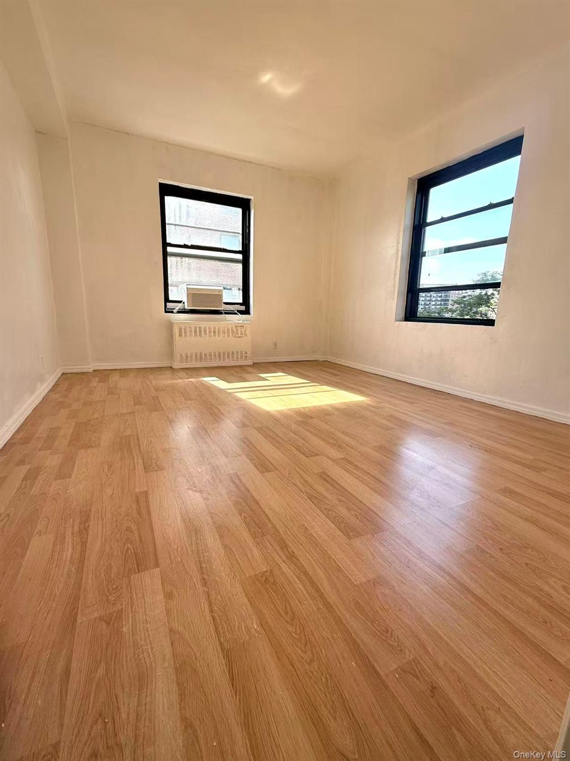 #8 photo, 99-60 63rd road, クイーンズ区 Rego Park , NY 11374