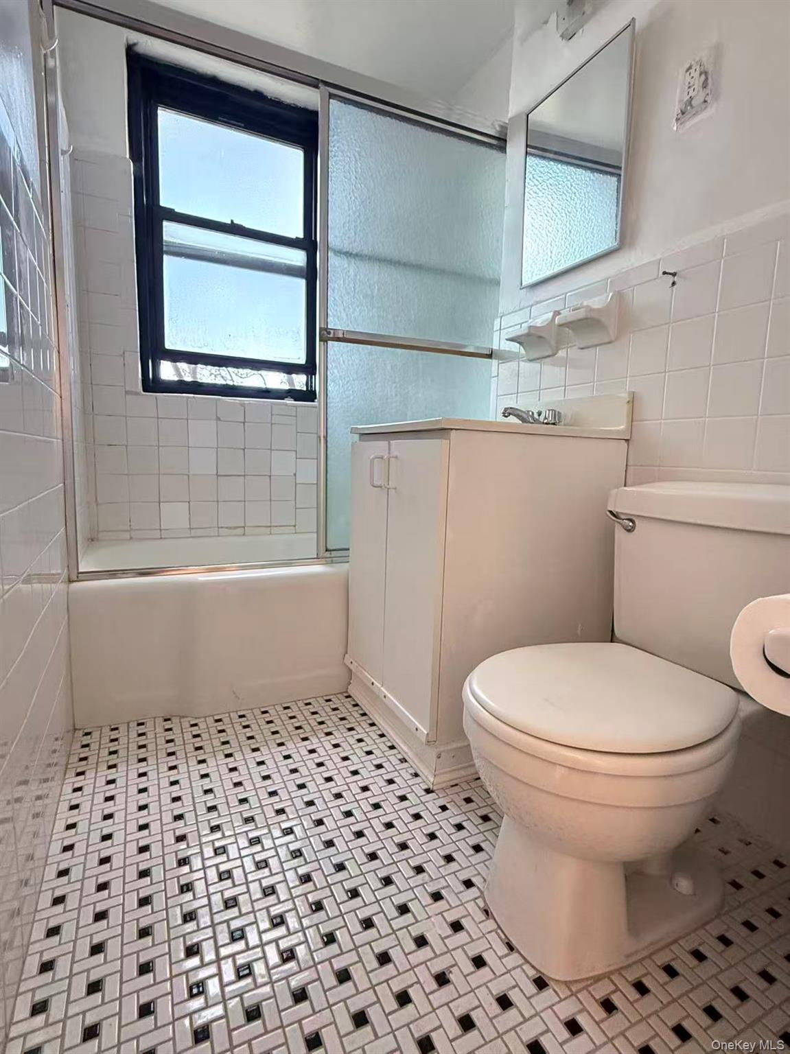 #9 photo, 99-60 63rd road, クイーンズ区 Rego Park , NY 11374