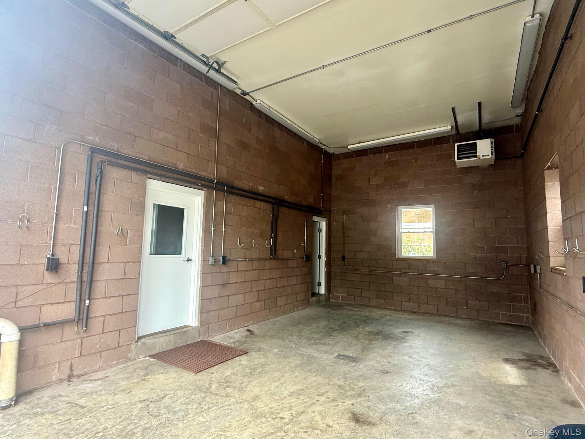 #6 photo, 337 Broadway, Kingston , NY 12401