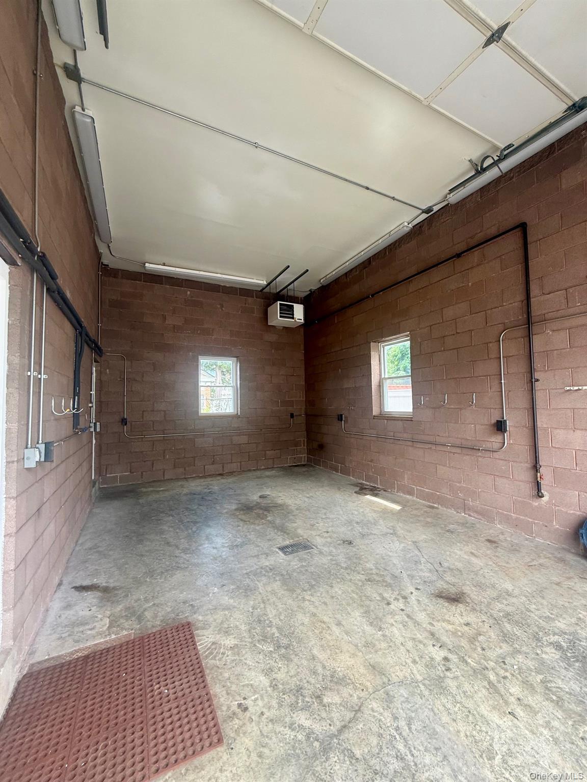 #7 photo, 337 Broadway, Kingston , NY 12401