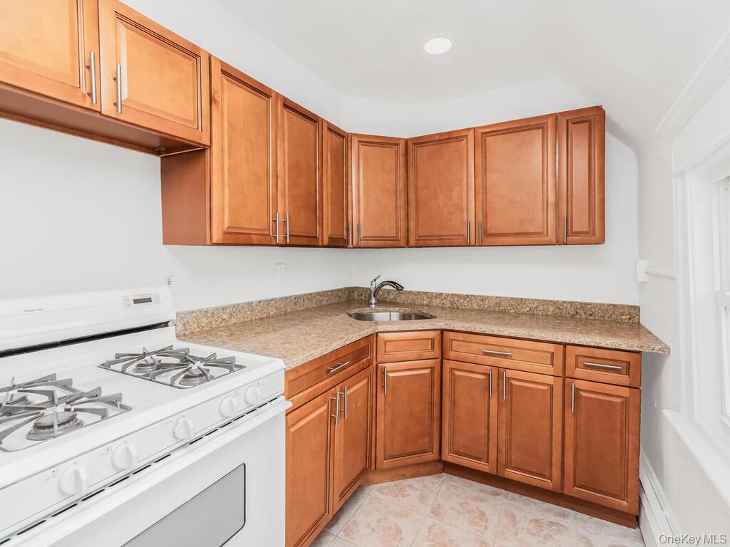 #5 photo, 552 N Broadway, Yonkers , NY 10701