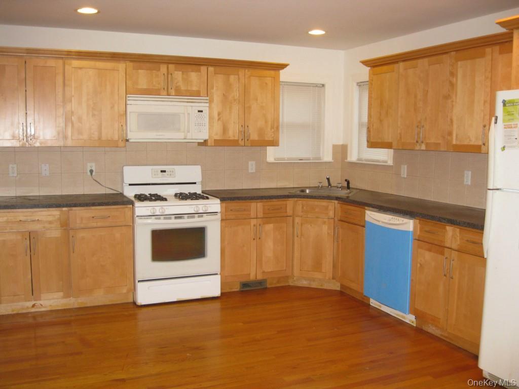 #2 photo, 622 S 6th Avenue, Mount Vernon , NY 10550