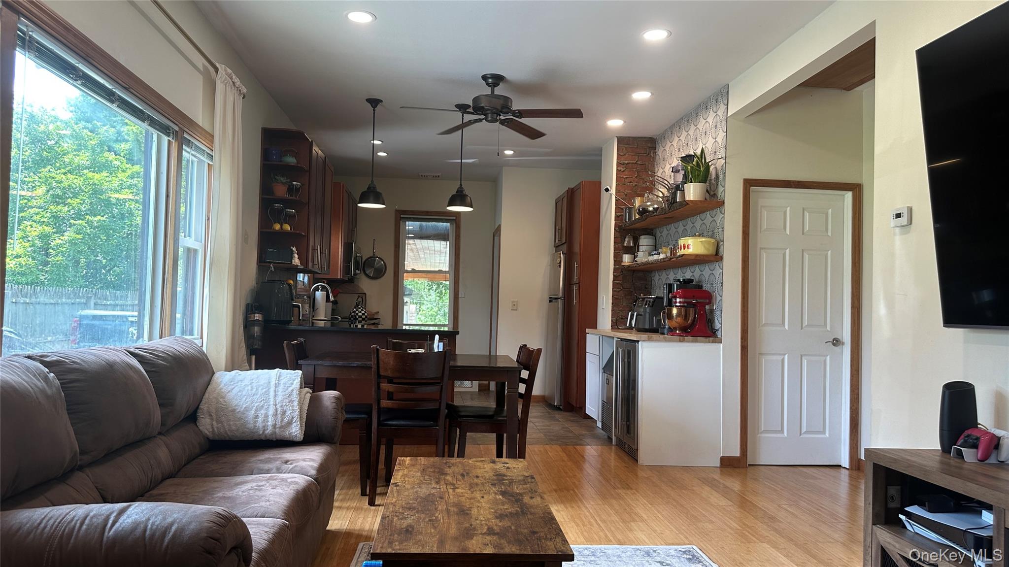 #8 photo, 169 Main Street, Gardiner , NY 12525