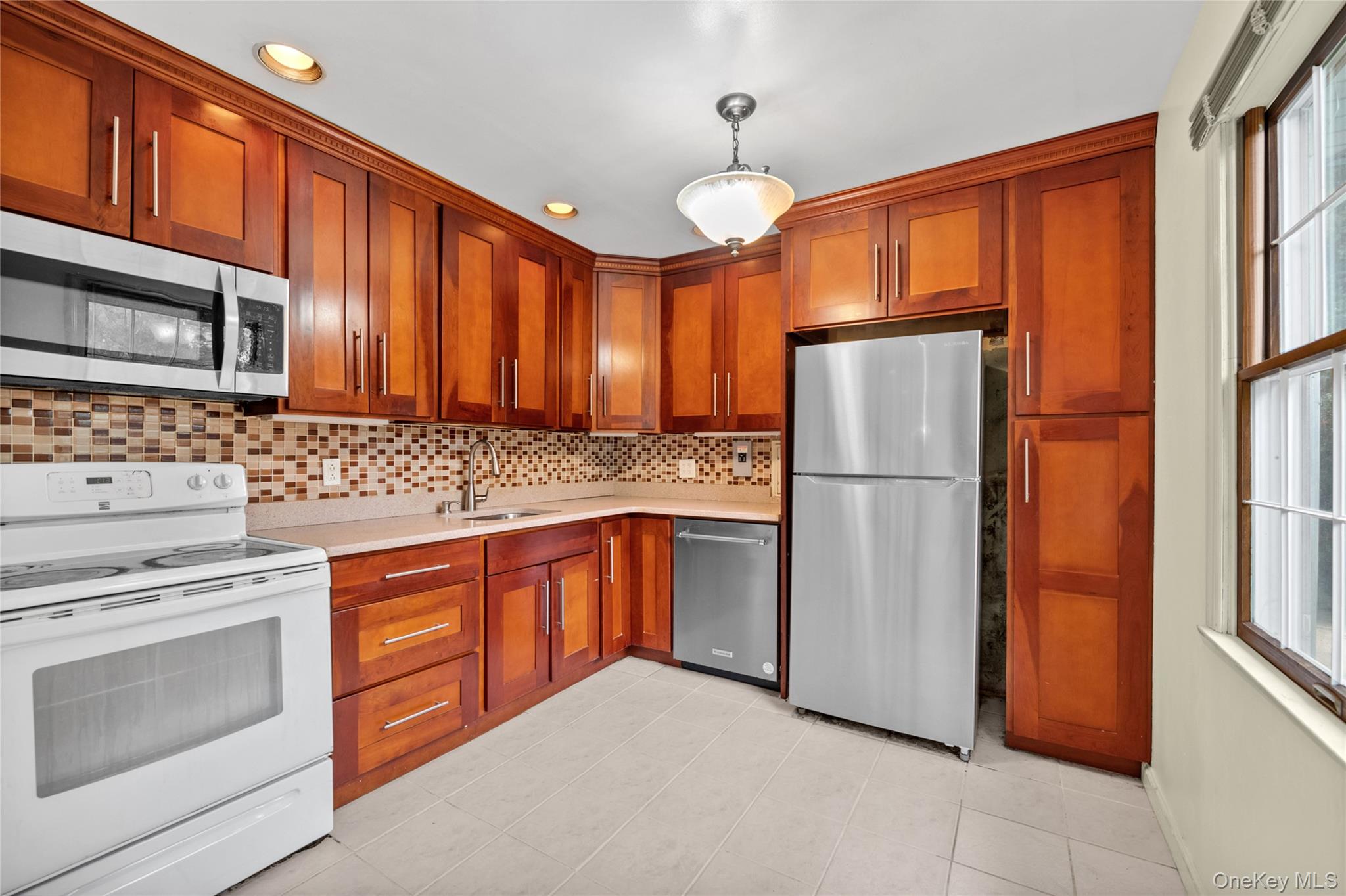 #3 photo, 253 Raff Avenue, Carle Place , NY 11514