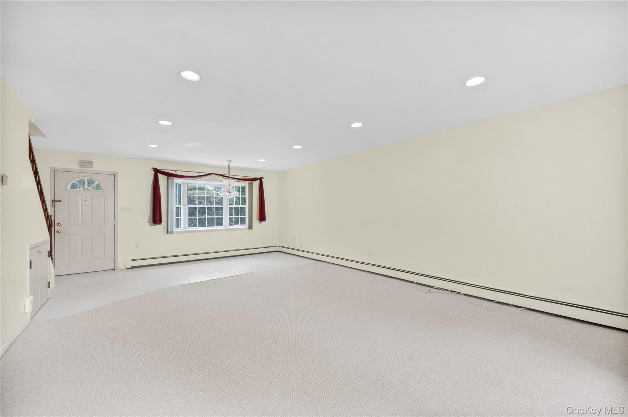 #4 photo, 253 Raff Avenue, Carle Place , NY 11514