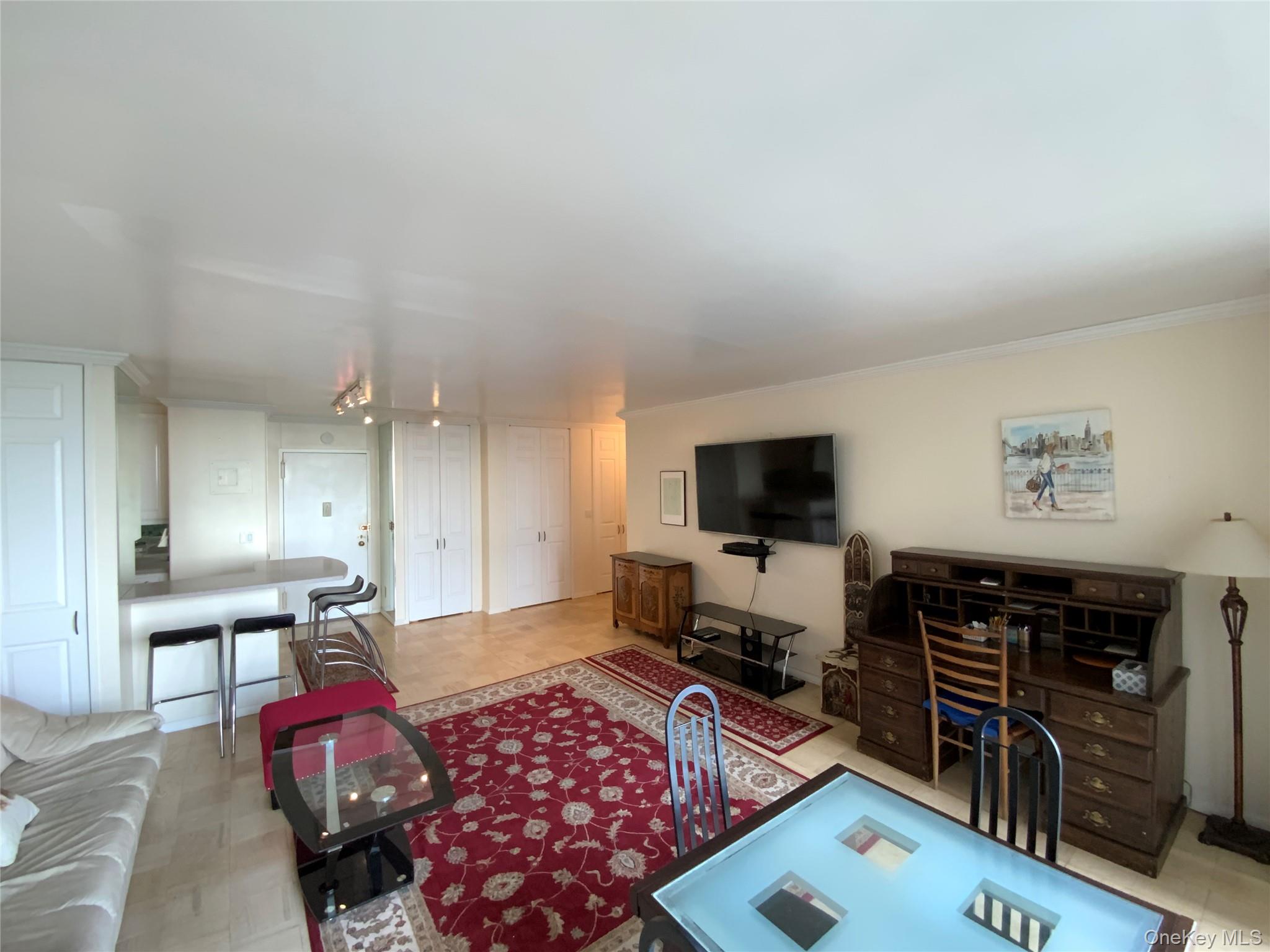 #4 photo, 27110 Grand Central Parkway, クイーンズ区 Floral Park , NY 11005