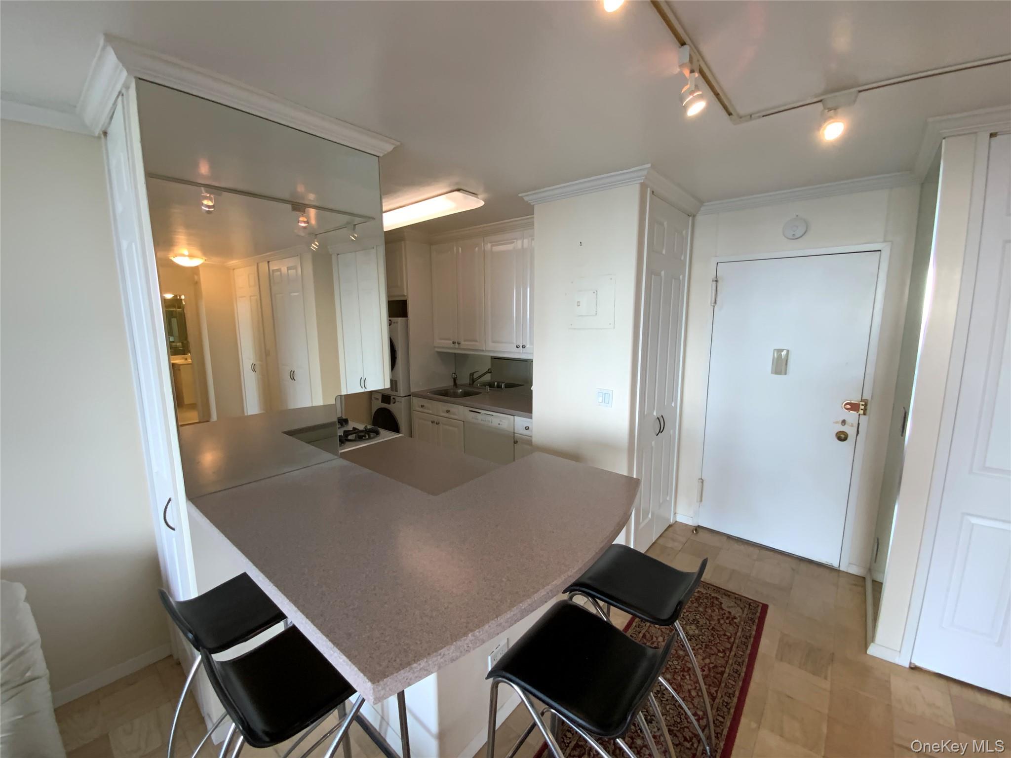 #5 photo, 27110 Grand Central Parkway, クイーンズ区 Floral Park , NY 11005