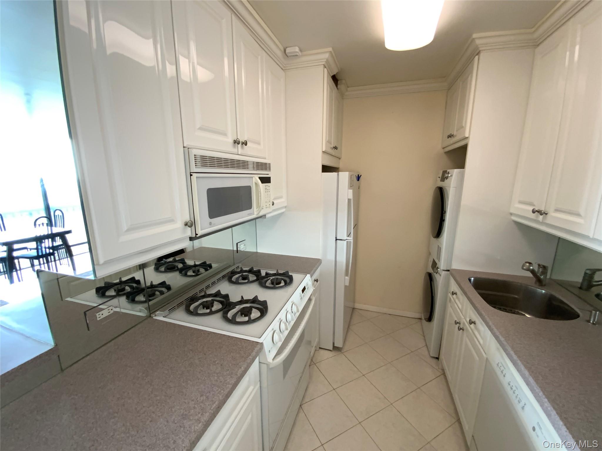 #8 photo, 27110 Grand Central Parkway, クイーンズ区 Floral Park , NY 11005