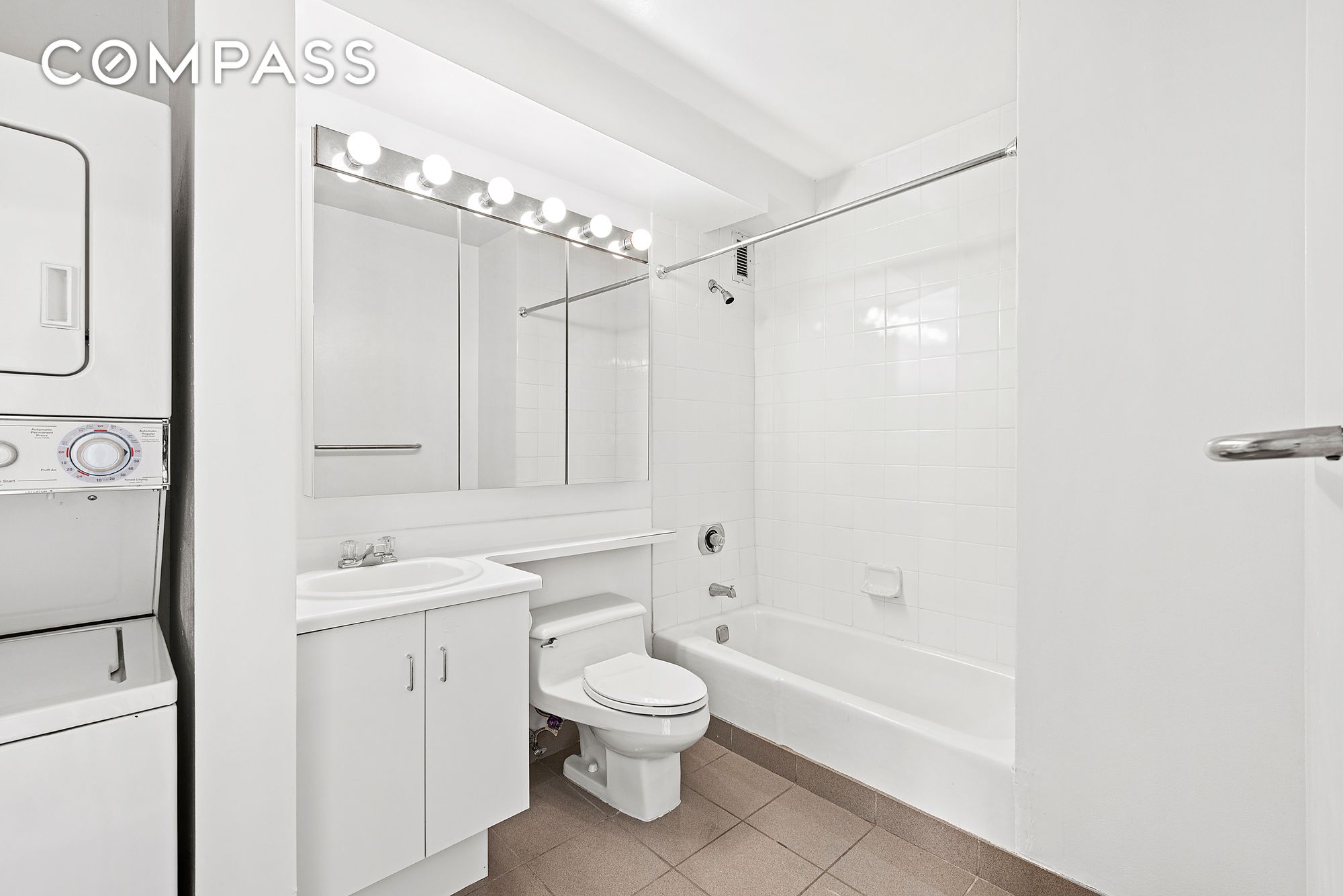 #10 photo, 2250 Broadway, Upper West Side , NY 10024