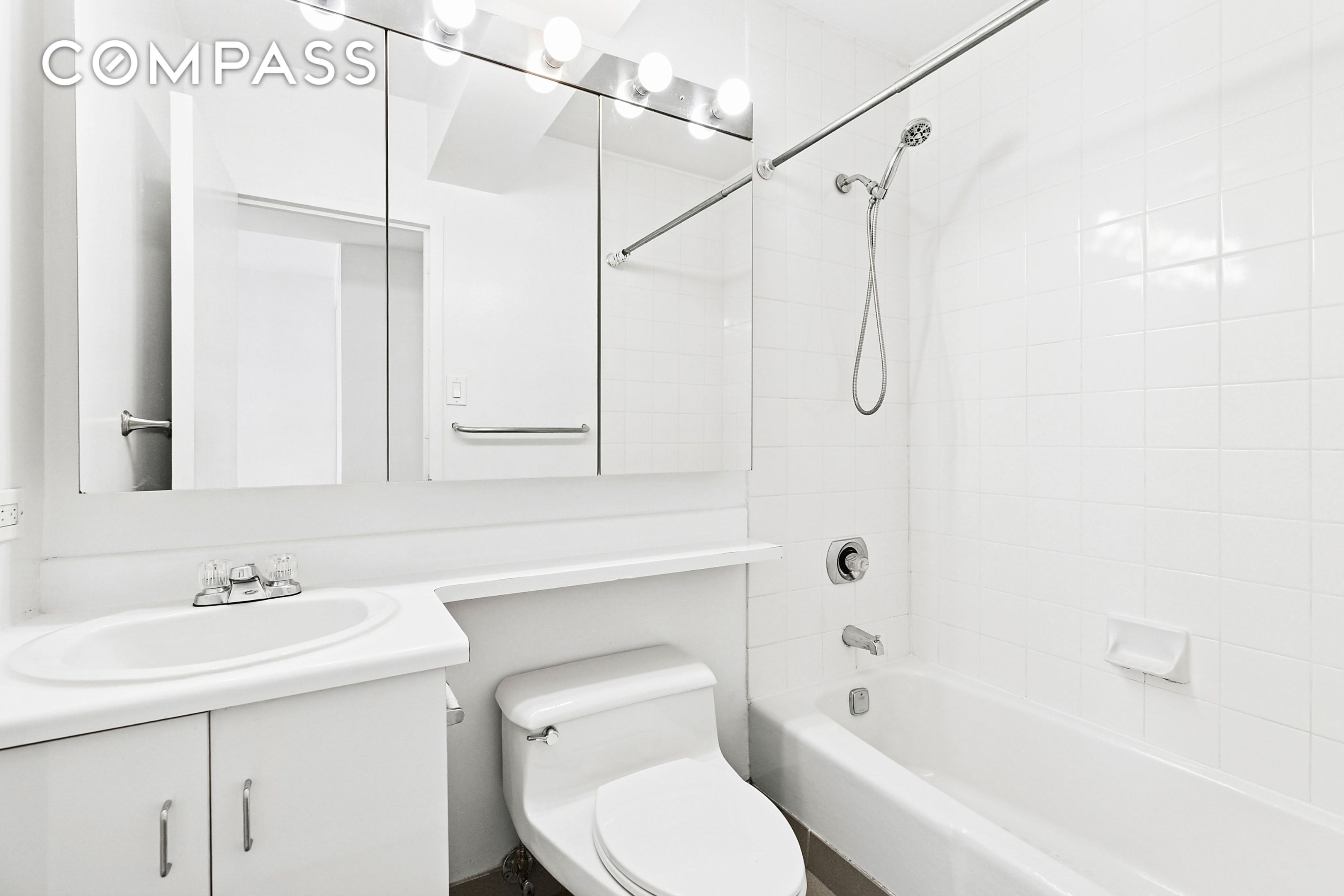 #12 photo, 2250 Broadway, Upper West Side , NY 10024