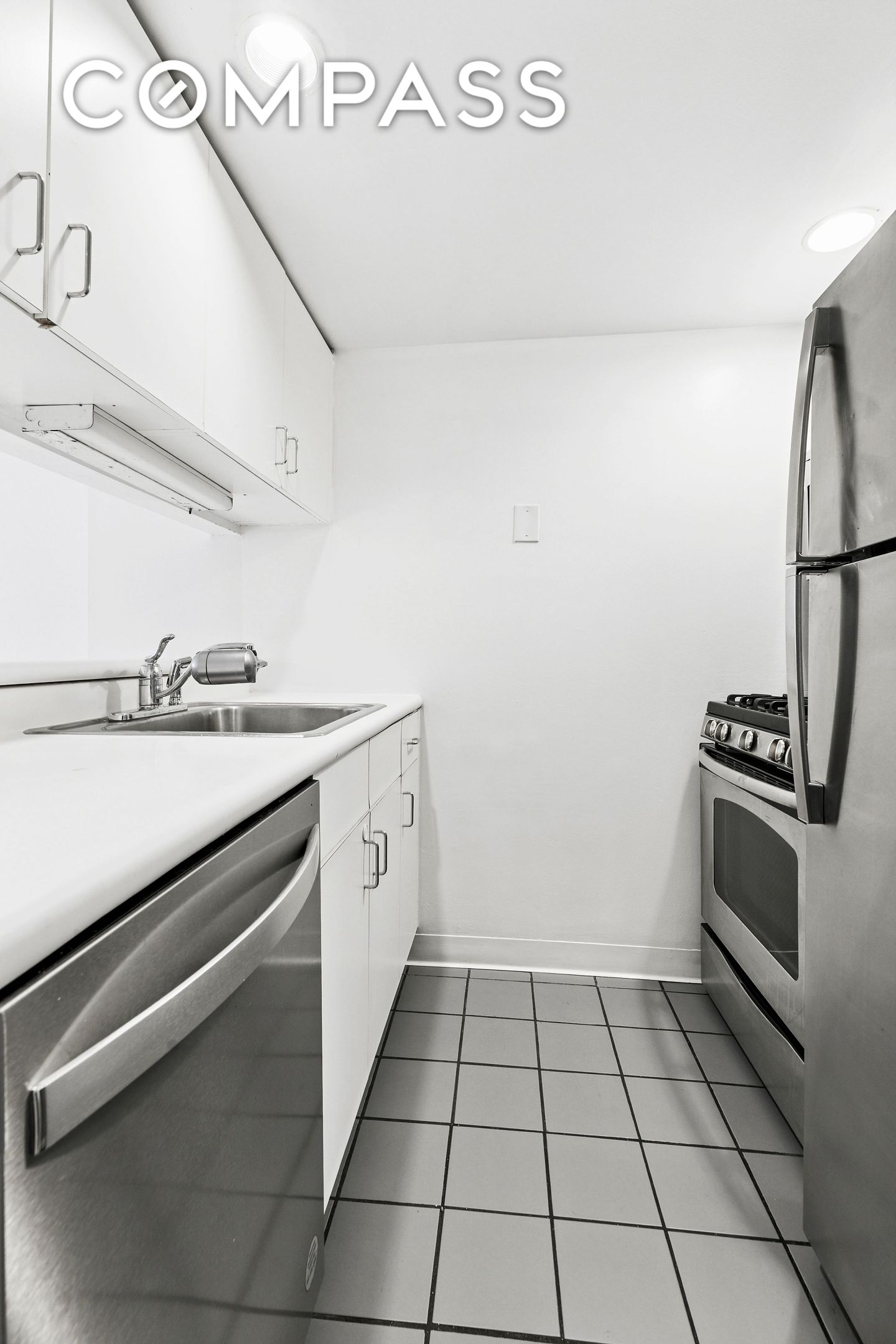 #9 photo, 2250 Broadway, Upper West Side , NY 10024