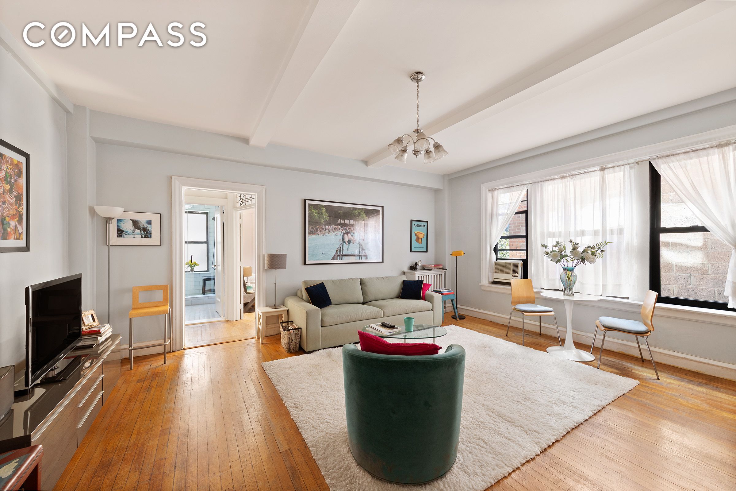 #1 photo, 321 W 55th Street, مانهاتن Hell's Kitchen , NY 10019