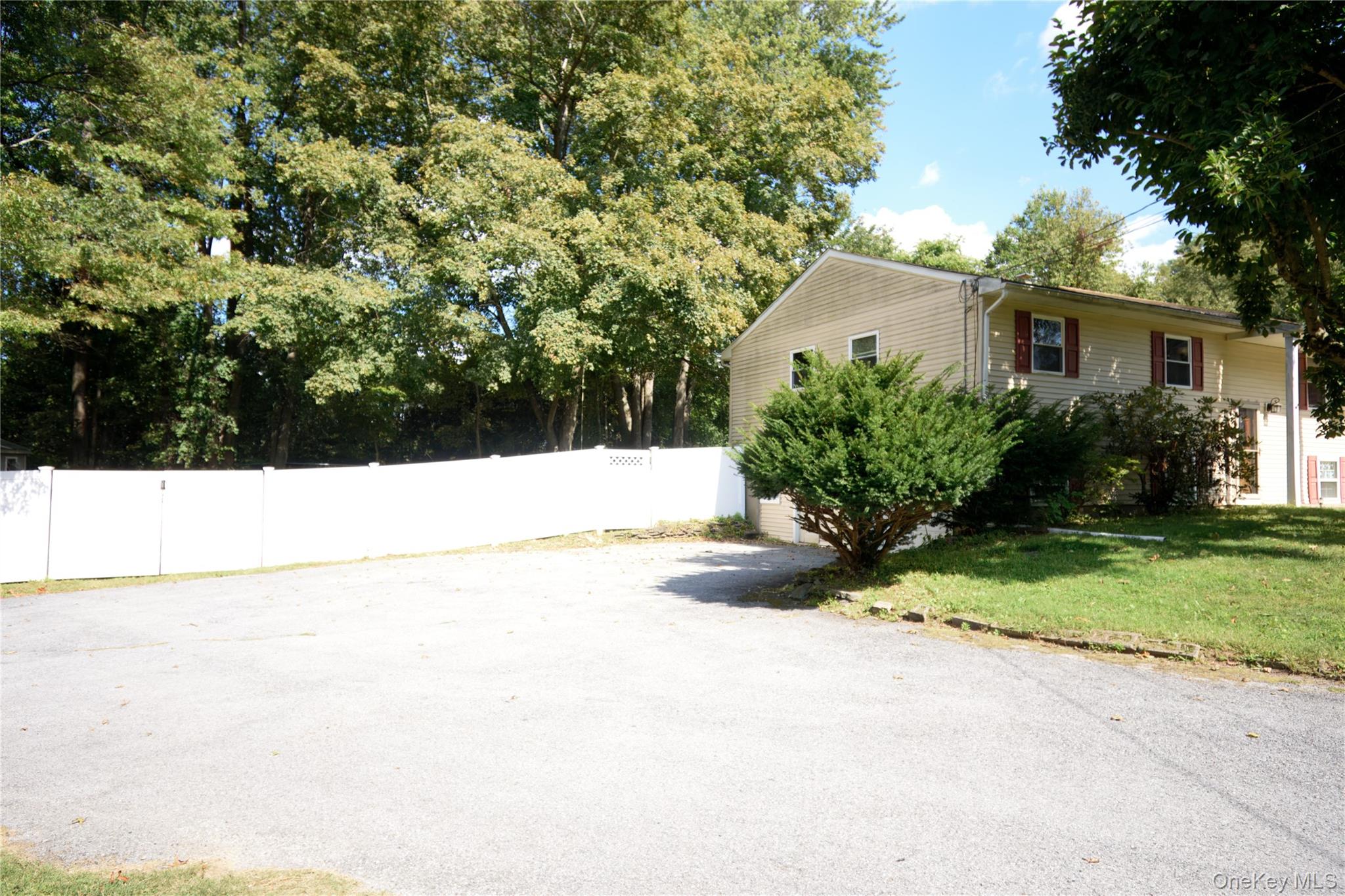 #2 photo, 32 Daisy Lane, Wappingers Falls , NY 12590
