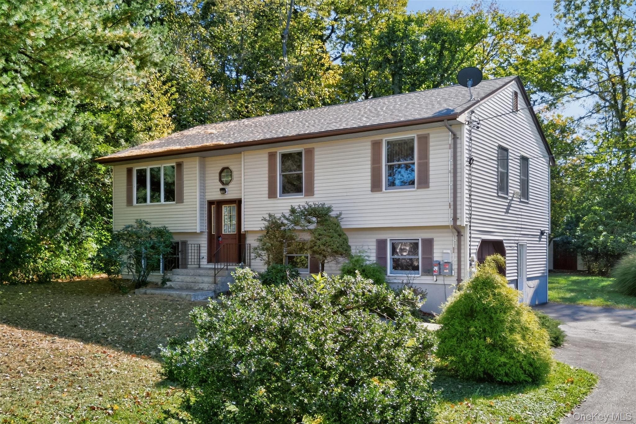 #1 photo, 20 Cedar Lane, New Windsor , NY 12553