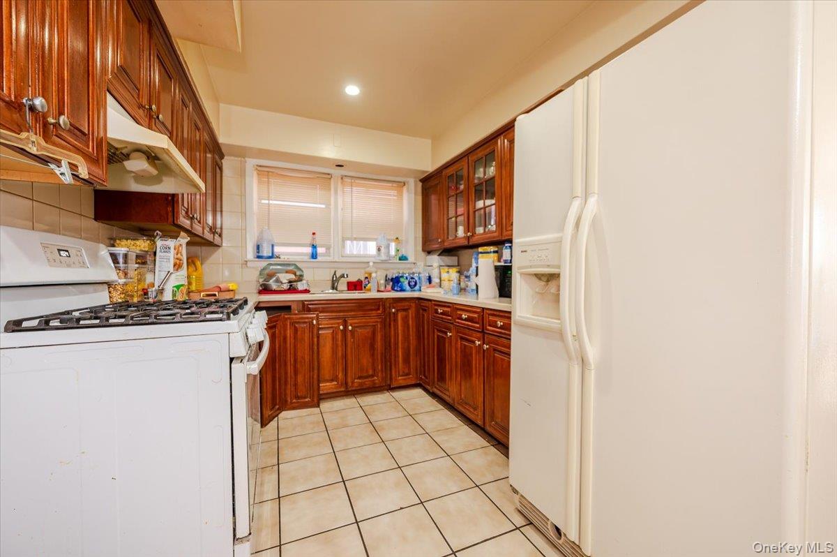 #17 photo, 1405 E 233rd Street, Bronx , NY 10466