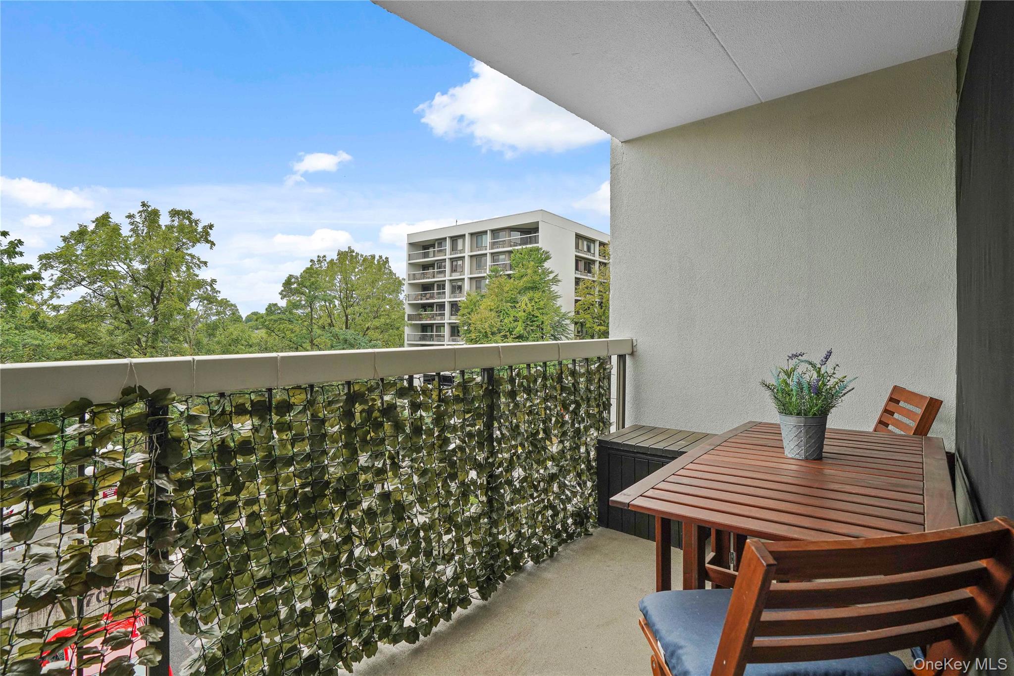 #20 photo, 500 High Point Drive, Hartsdale , NY 10530