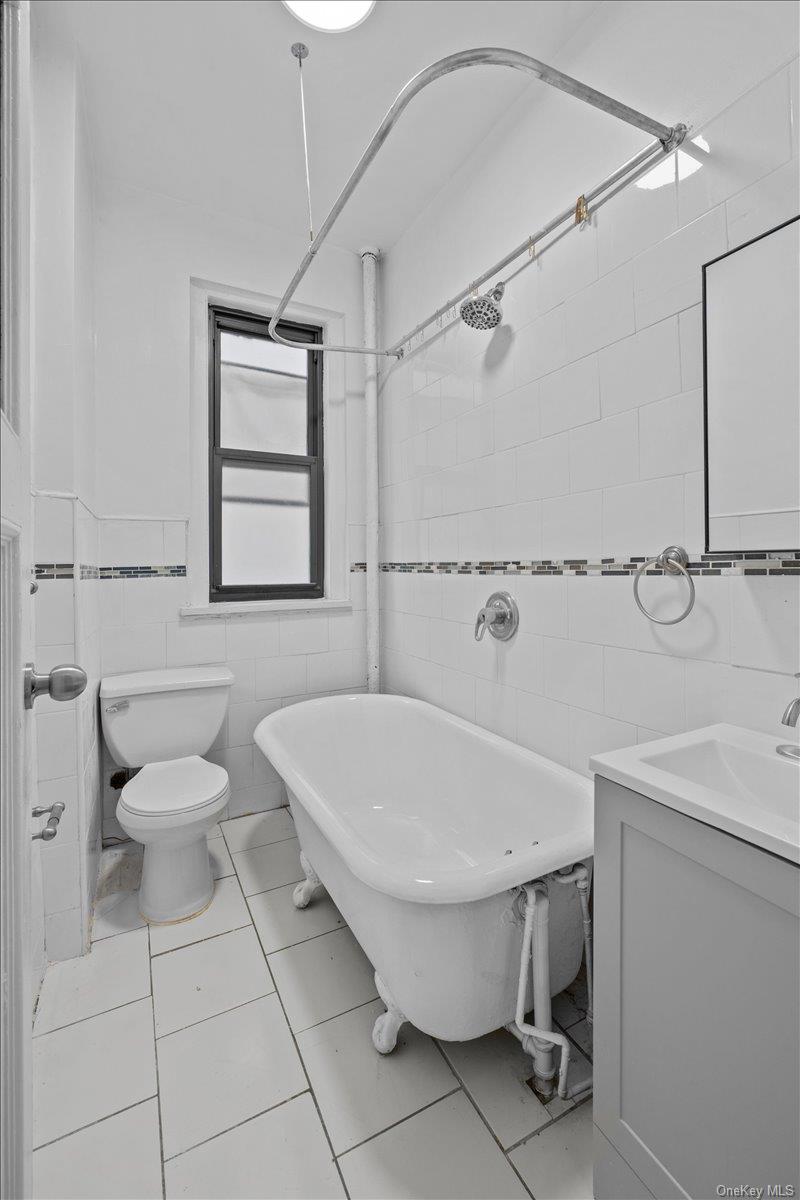 #6 photo, 109 Seaman Avenue, New York (Manhattan) , NY 10034