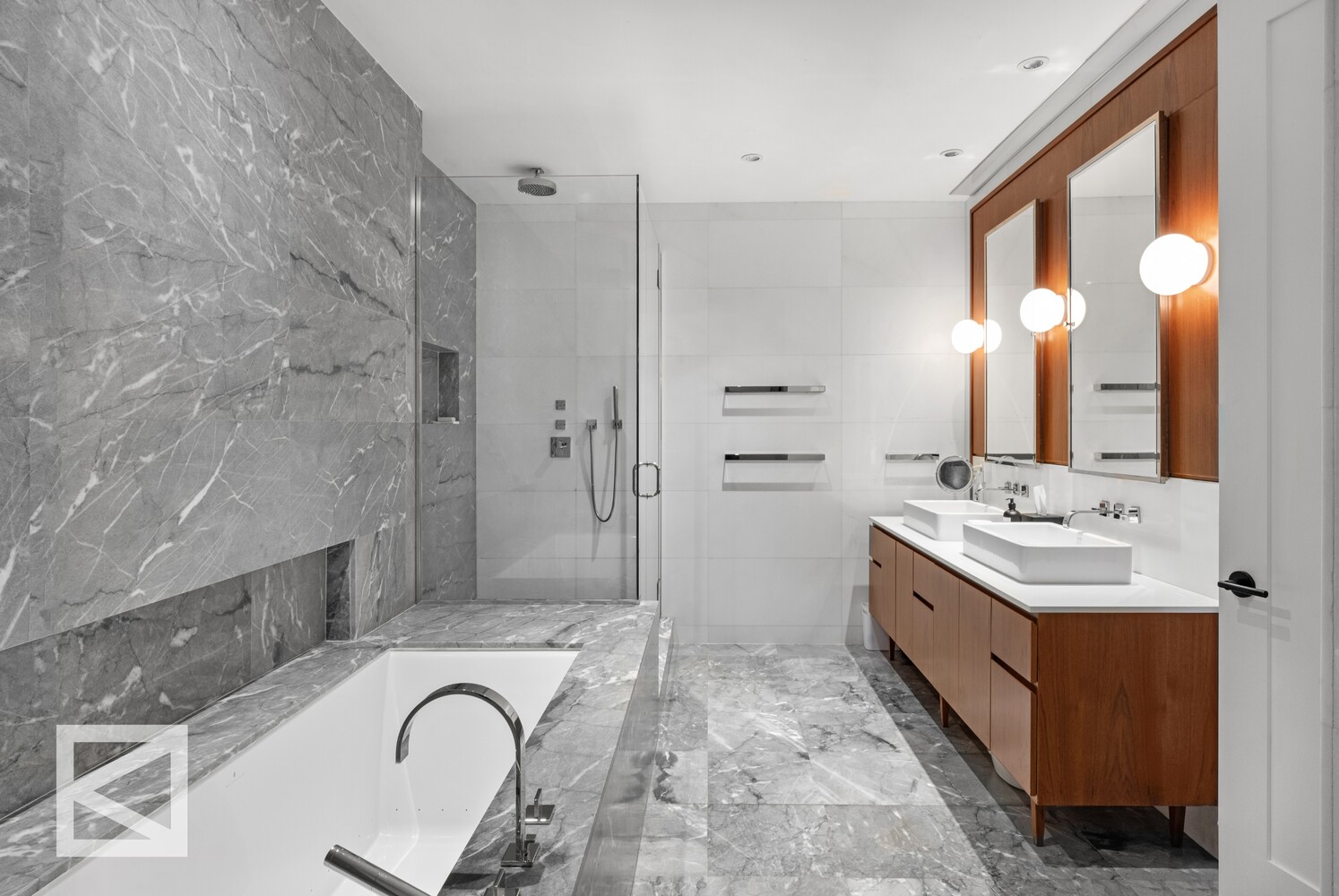 #19 photo, 32 W 18TH Street, Flatiron , NY 10011