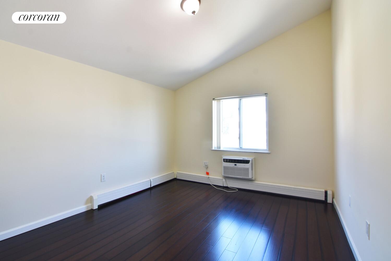 #19 photo, Bronx, Castle Hill , NY 10473