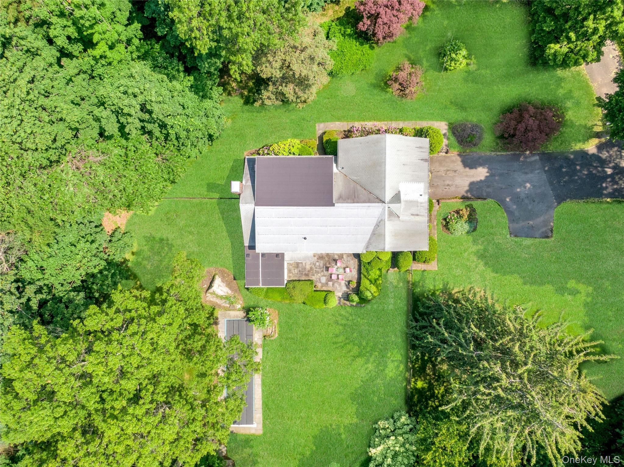 #1 photo, 16 Sundale Place, Scarsdale , NY 10583