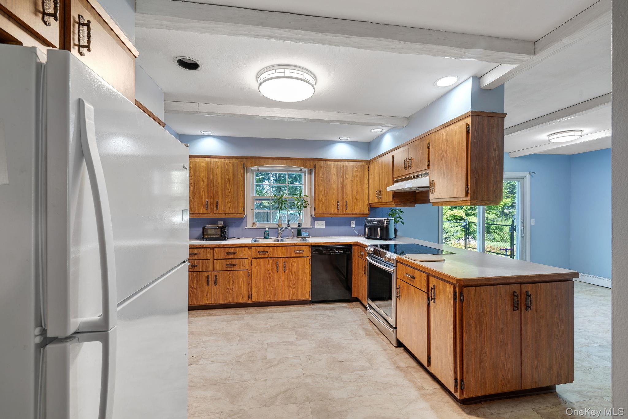 #12 photo, 47 Timberline Drive, Poughkeepsie , NY 12603