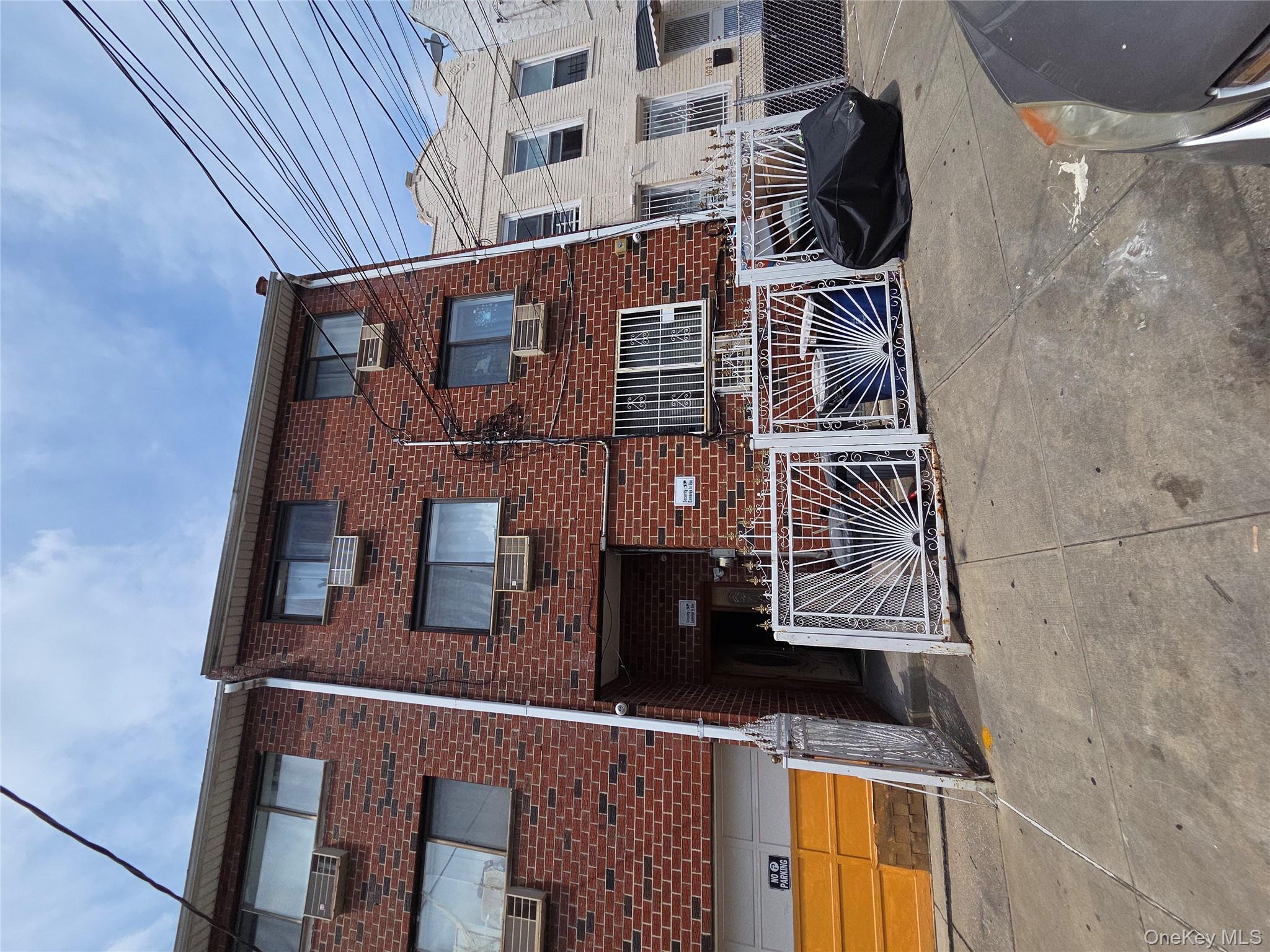 #1 photo, 10211 Strong Avenue, クイーンズ区 Corona , NY 11368