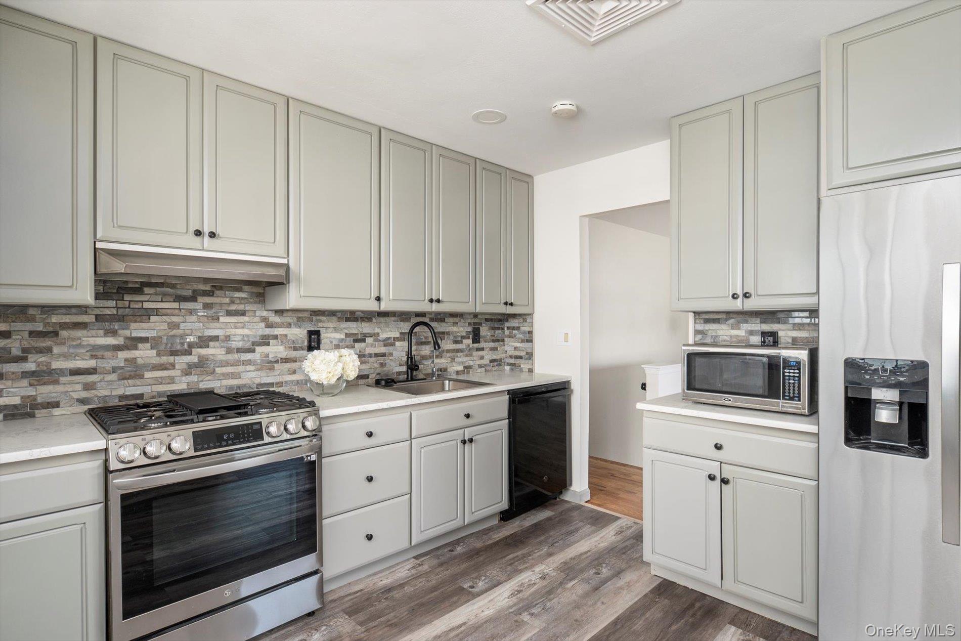 #2 photo, 2463 Rockville Centre Parkway, Oceanside , NY 11572