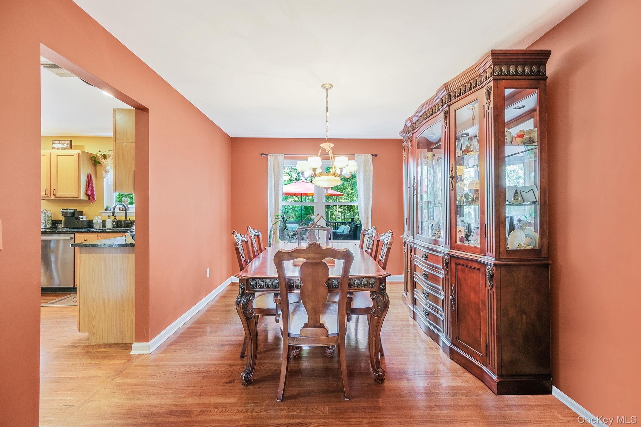 #8 photo, 5 Bridal Path, サフォーク郡 Center Moriches , NY 11934