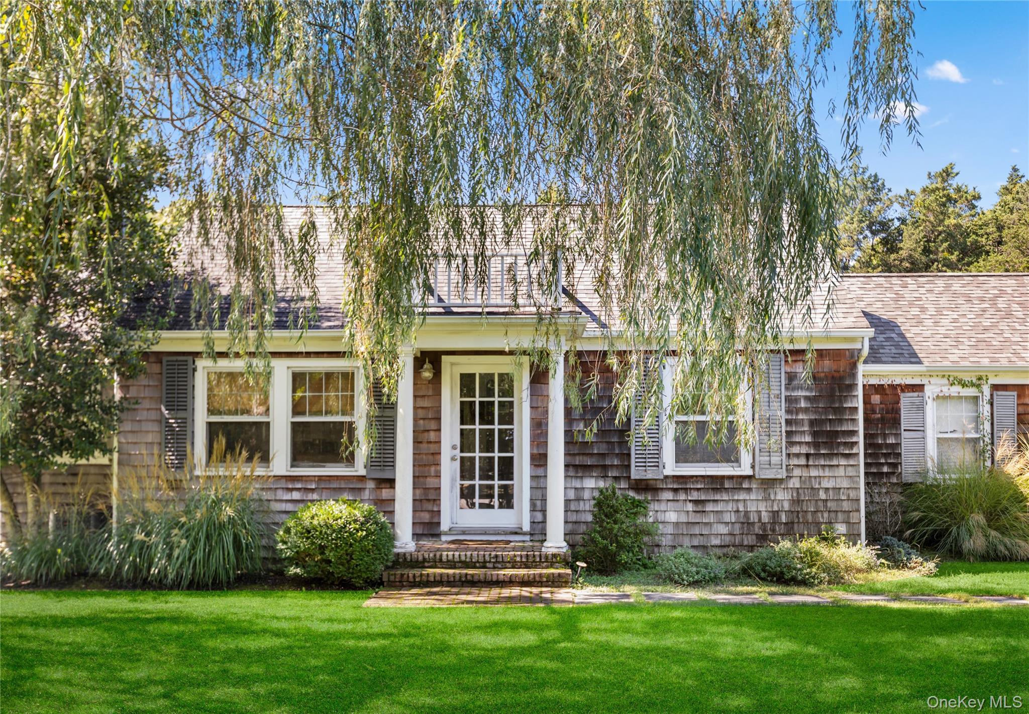 #1 photo, 262 Woodacres Road, सफ़ोक काउंटी East Patchogue , NY 11772