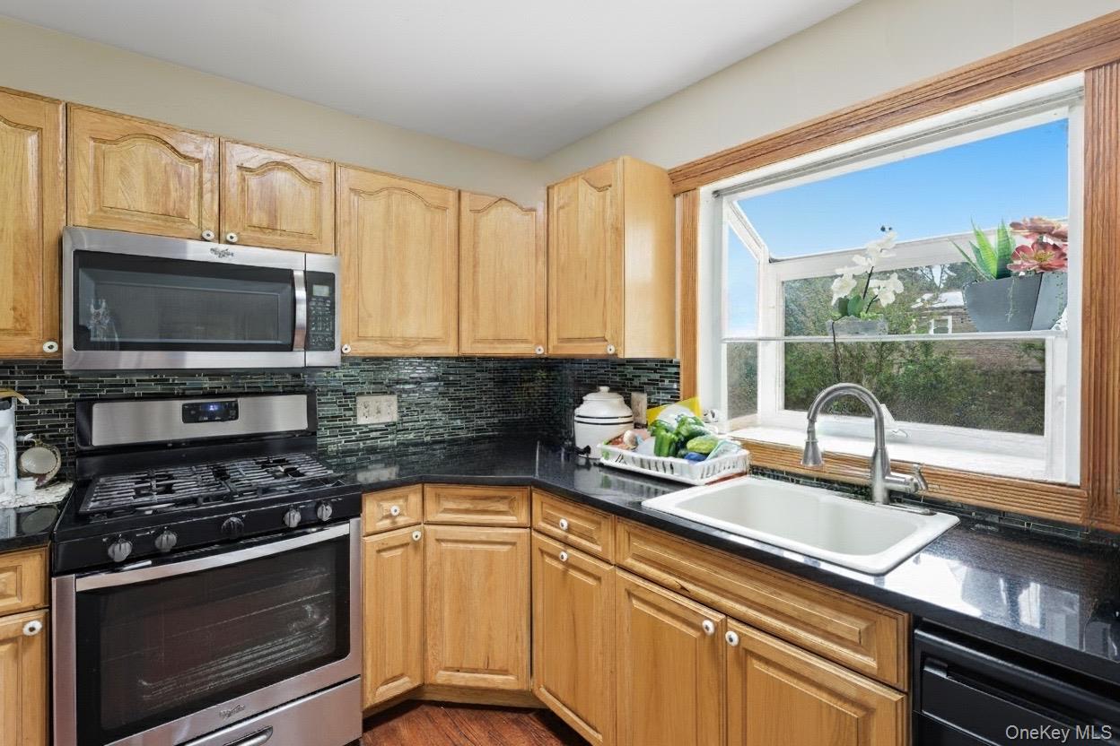 #4 photo, 167 Gibson Avenue, Brentwood , NY 11717