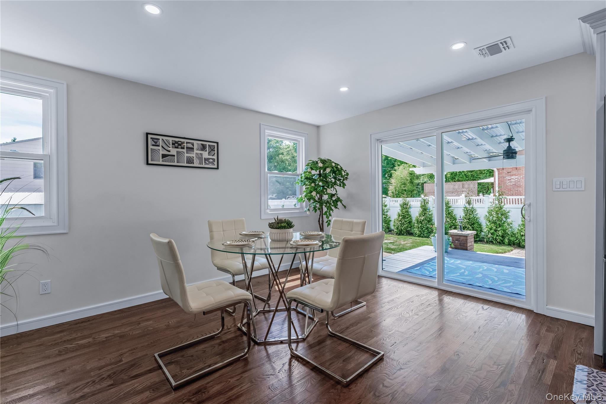 #11 photo, 2 Polo Street, Dix Hills , NY 11746