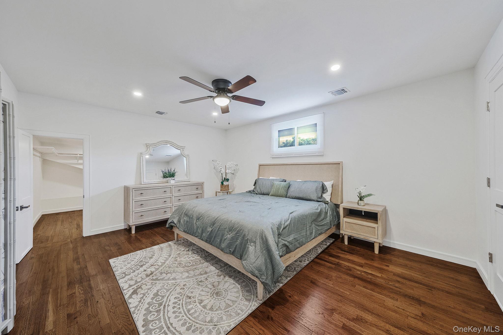 #19 photo, 2 Polo Street, Dix Hills , NY 11746