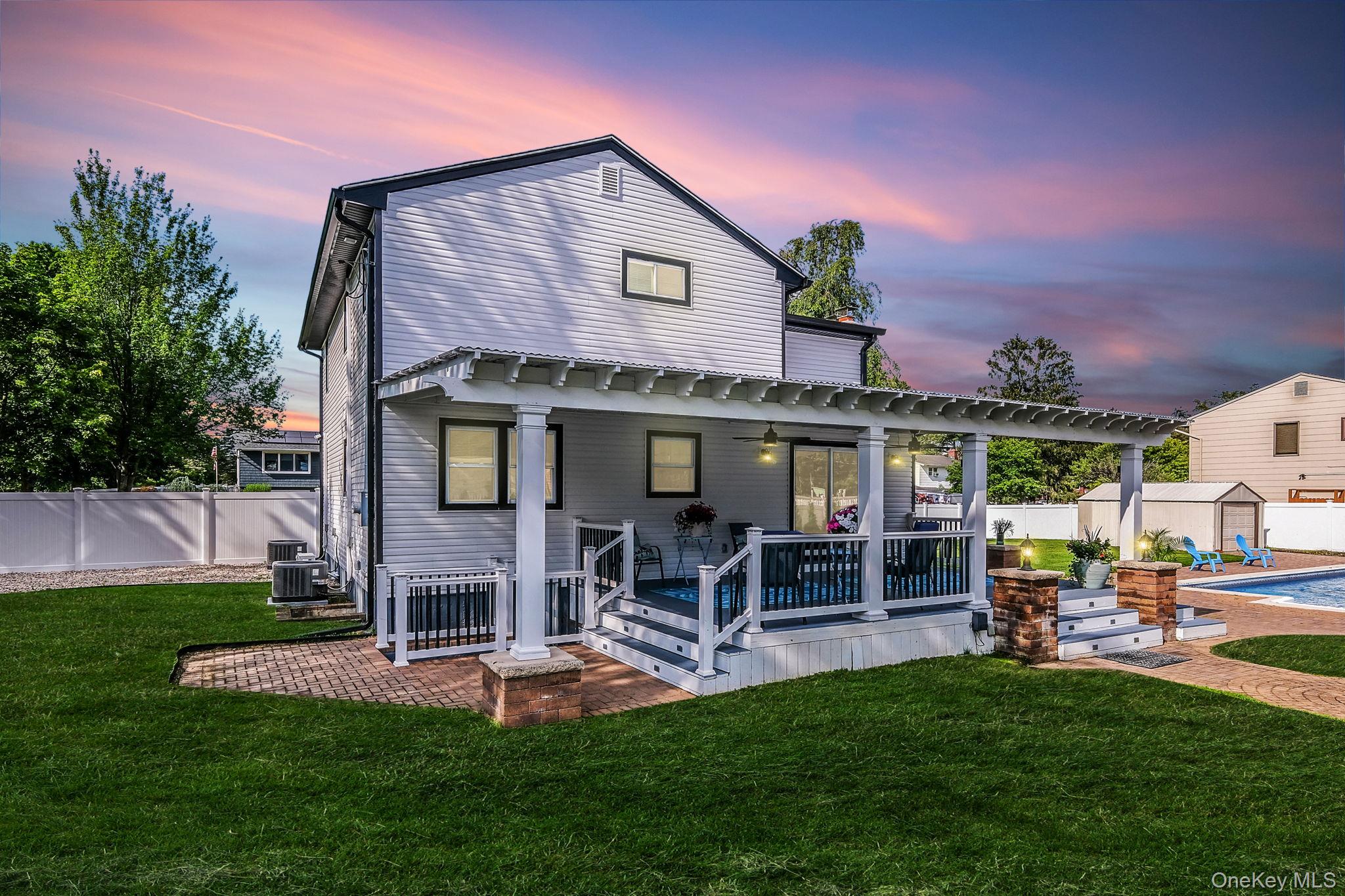 #2 photo, 2 Polo Street, Dix Hills , NY 11746