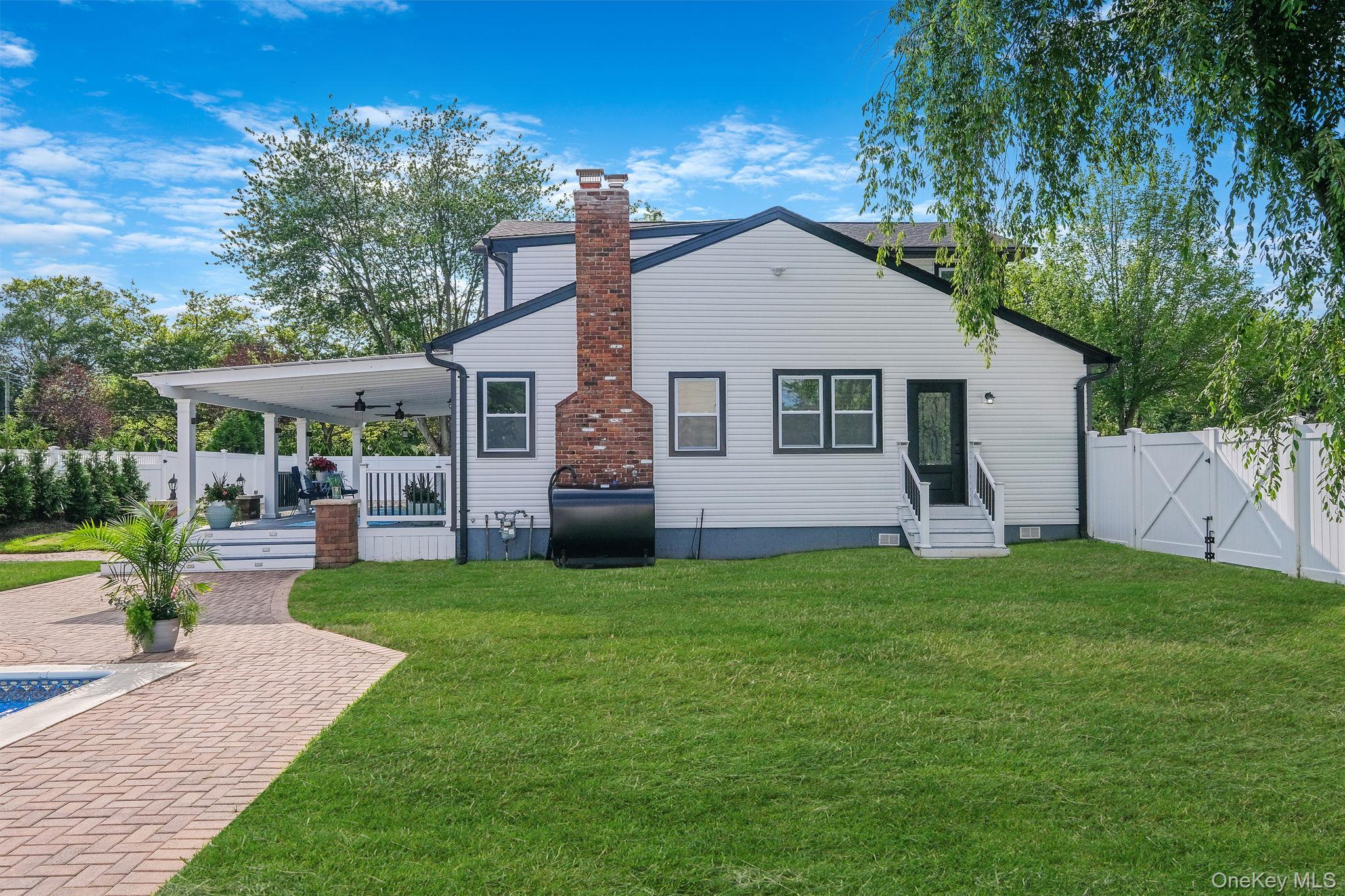 #3 photo, 2 Polo Street, Dix Hills , NY 11746