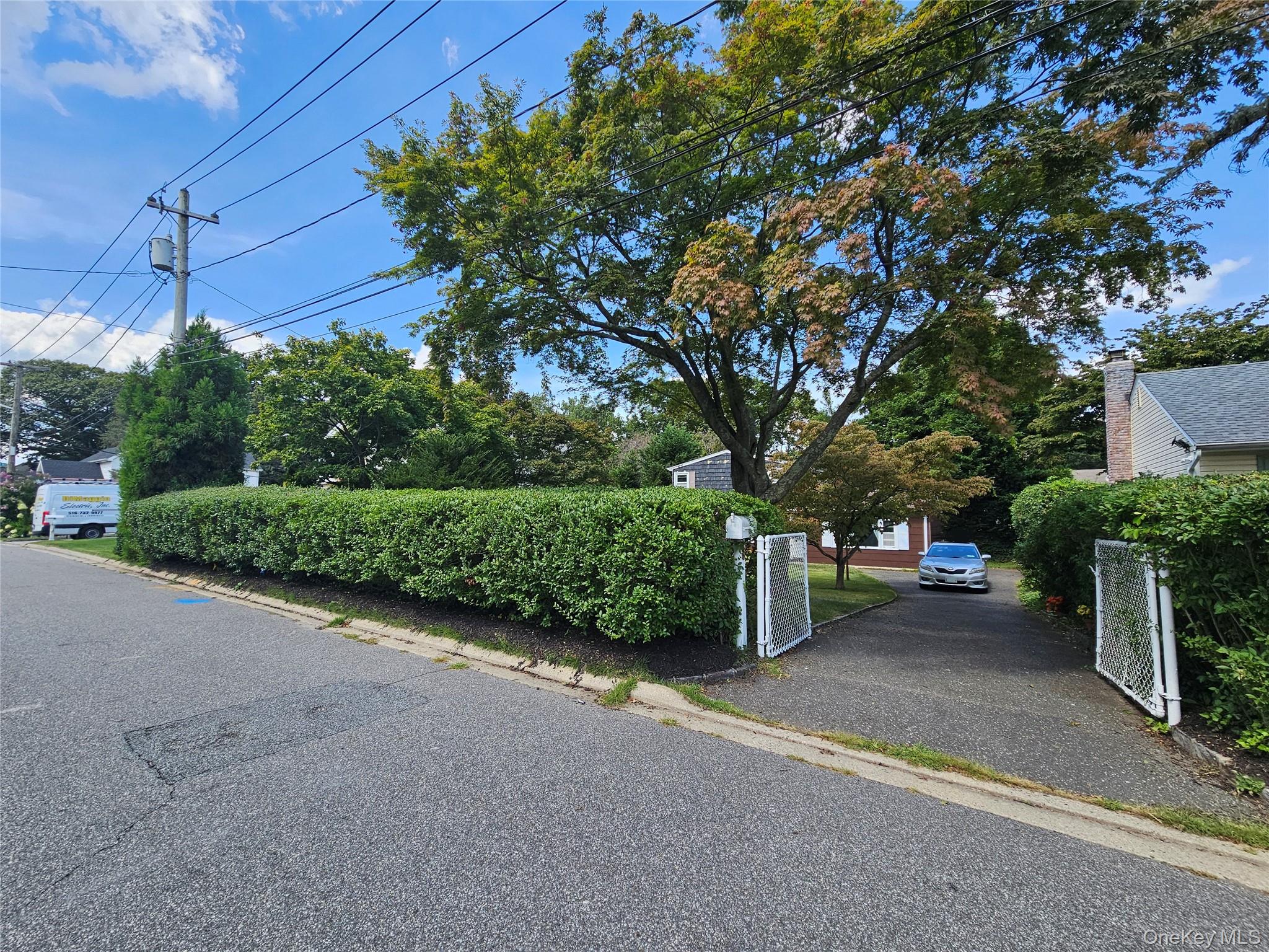 #1 photo, 28 Cross Street, Locust Valley , NY 11560
