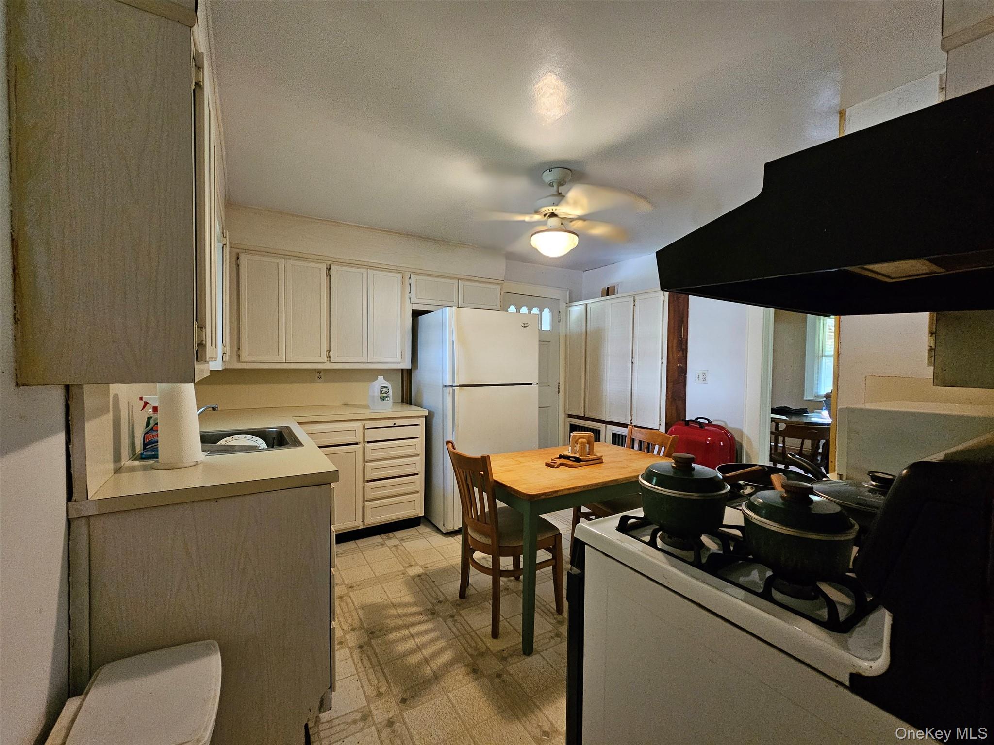 #12 photo, 28 Cross Street, Locust Valley , NY 11560