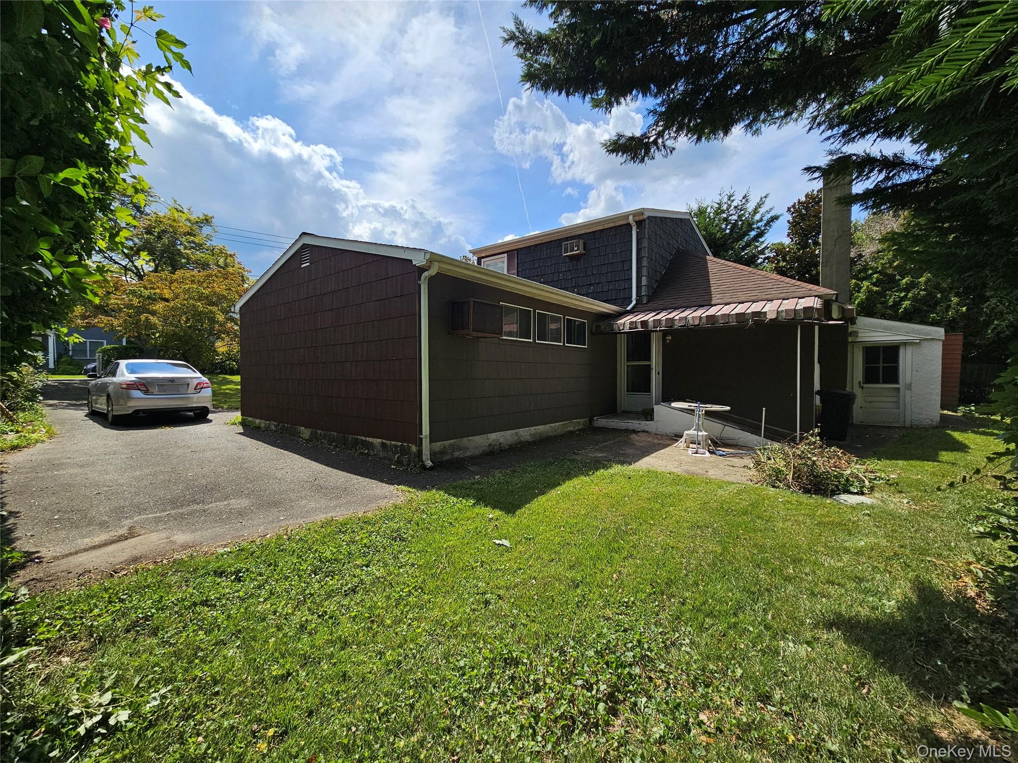 #3 photo, 28 Cross Street, Locust Valley , NY 11560